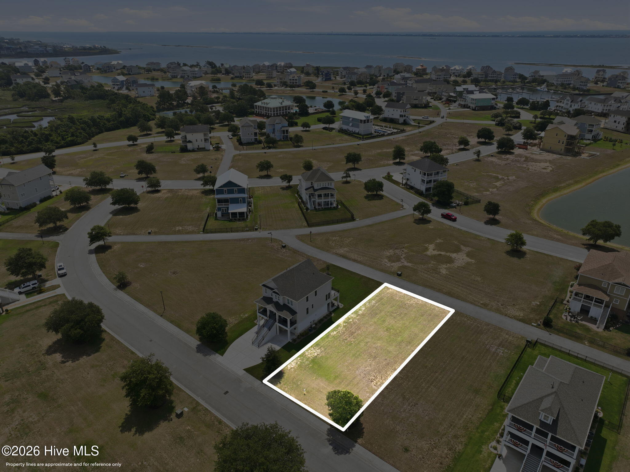 211 210 Colleton Square Property Photo 3