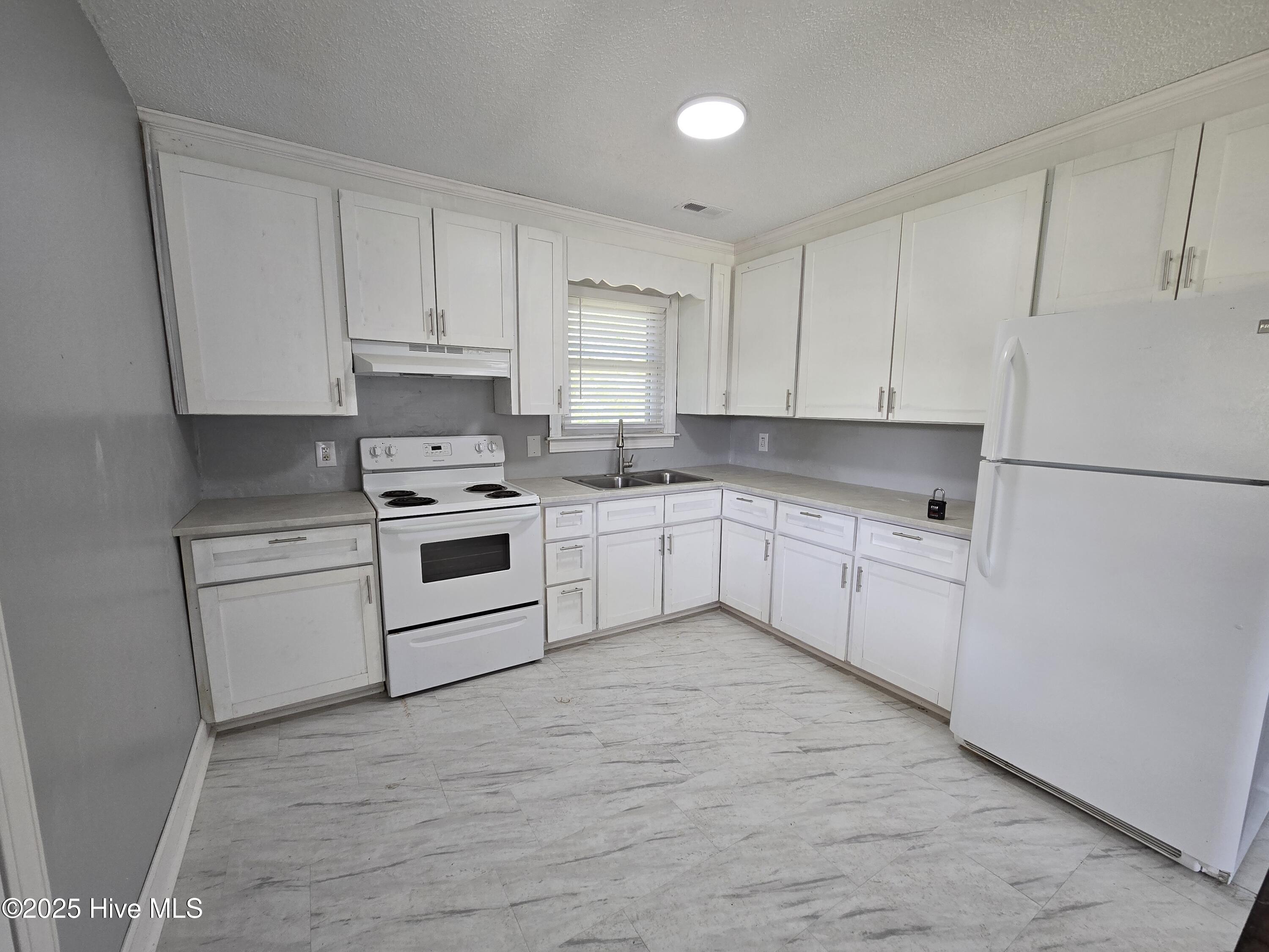 5968 Acorn Road Property Photo 6