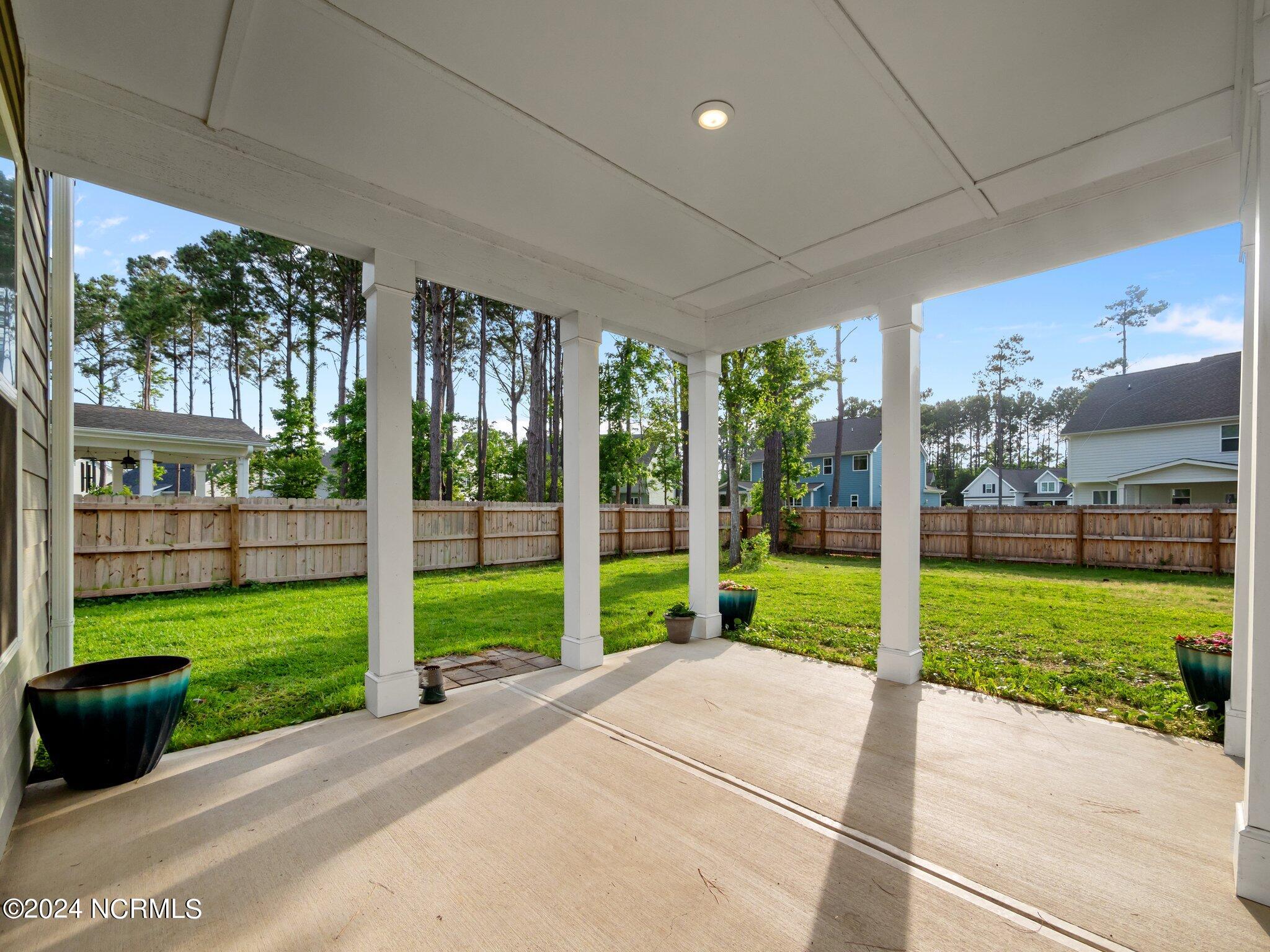 507 W Red Head Circle Property Photo 4