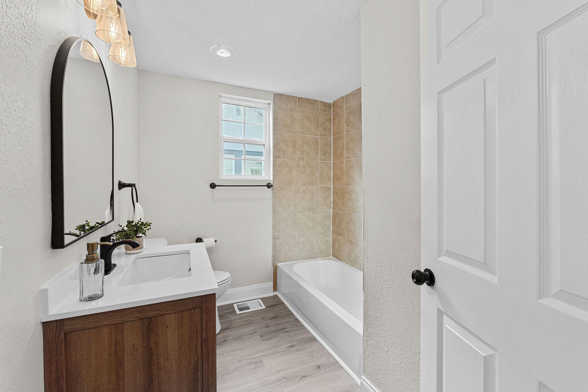 1307 Beman Street Property Photo 3