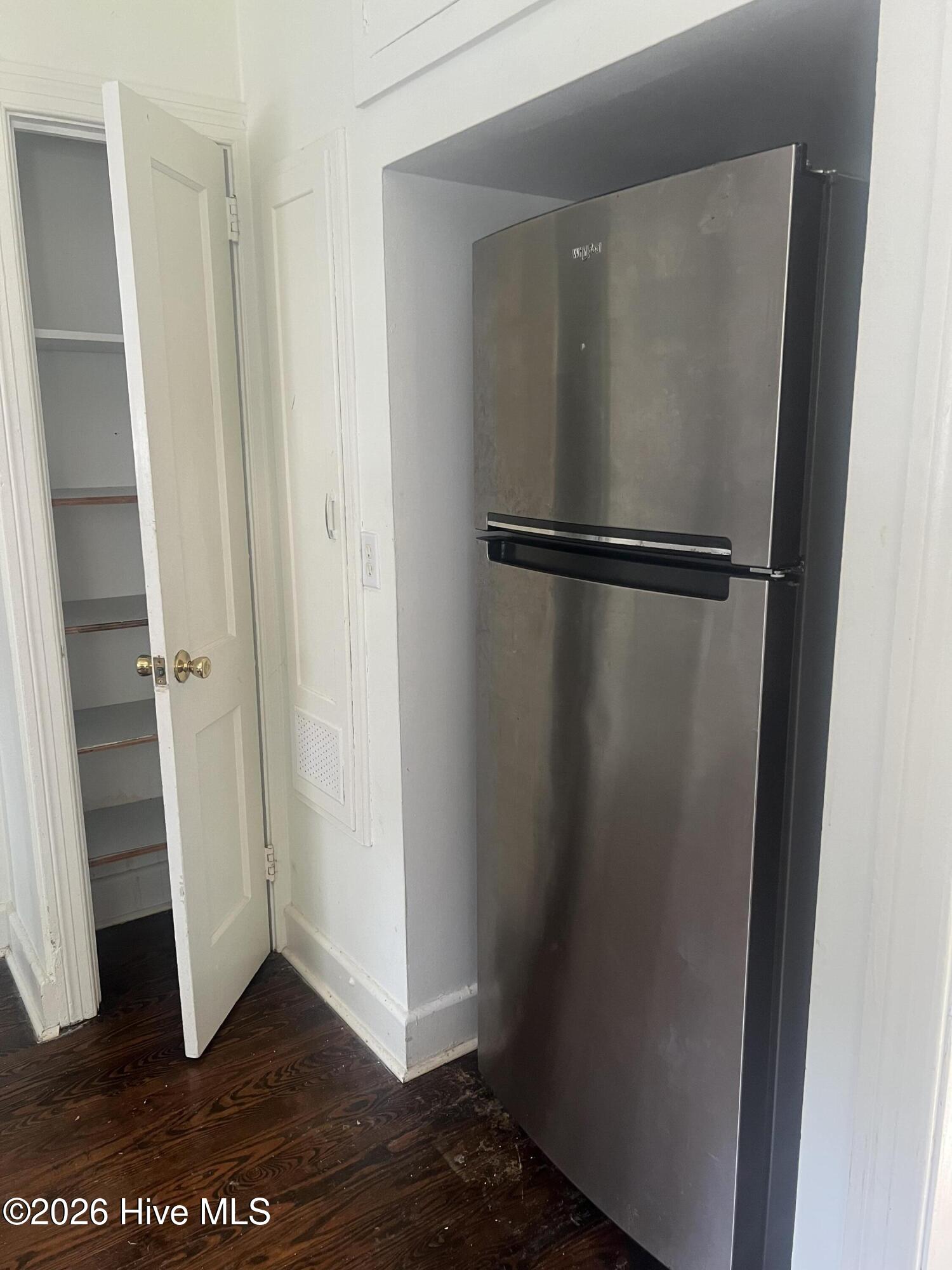 609 E 11th Street Property Photo 15