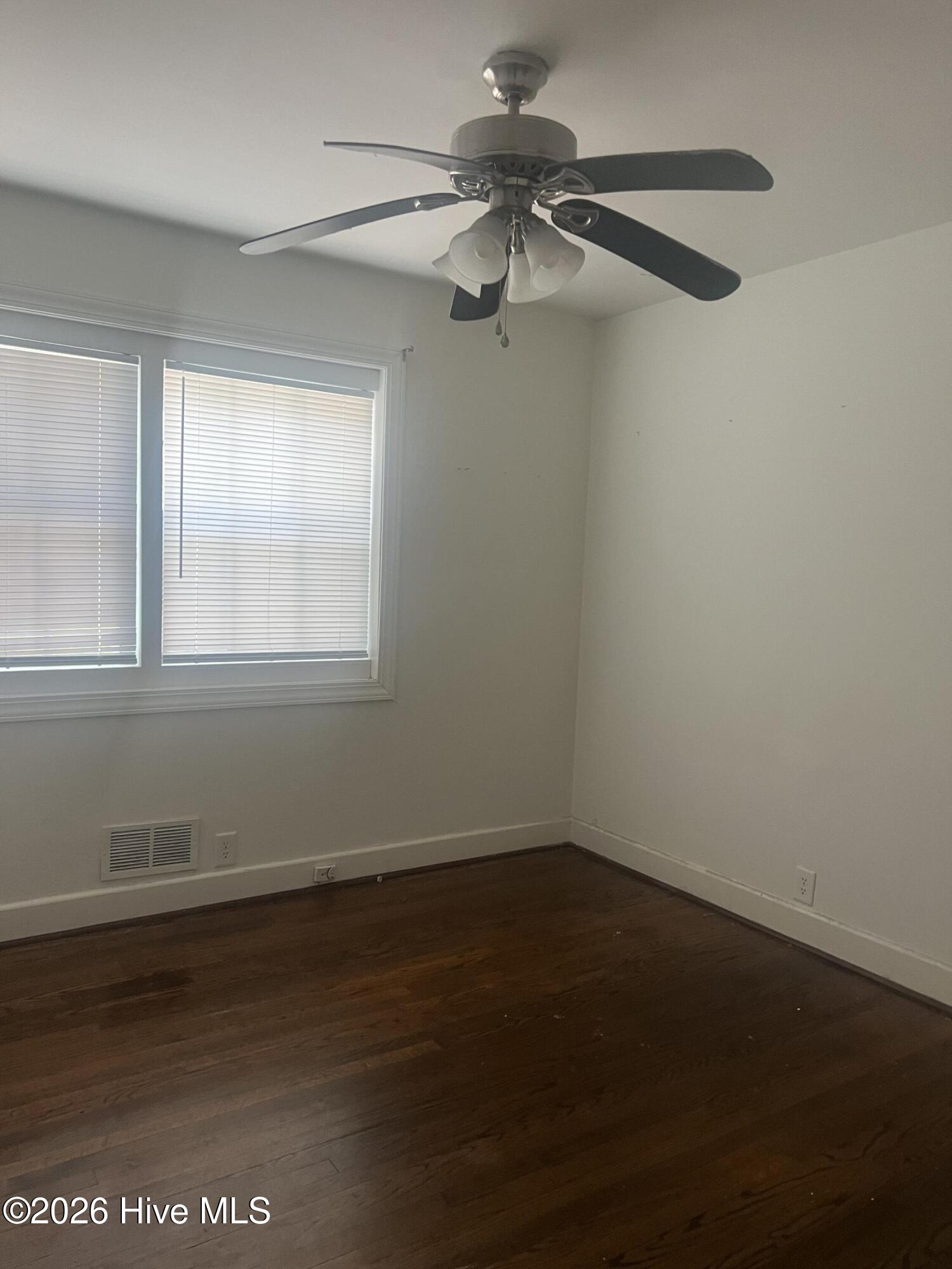 609 E 11th Street Property Photo 17