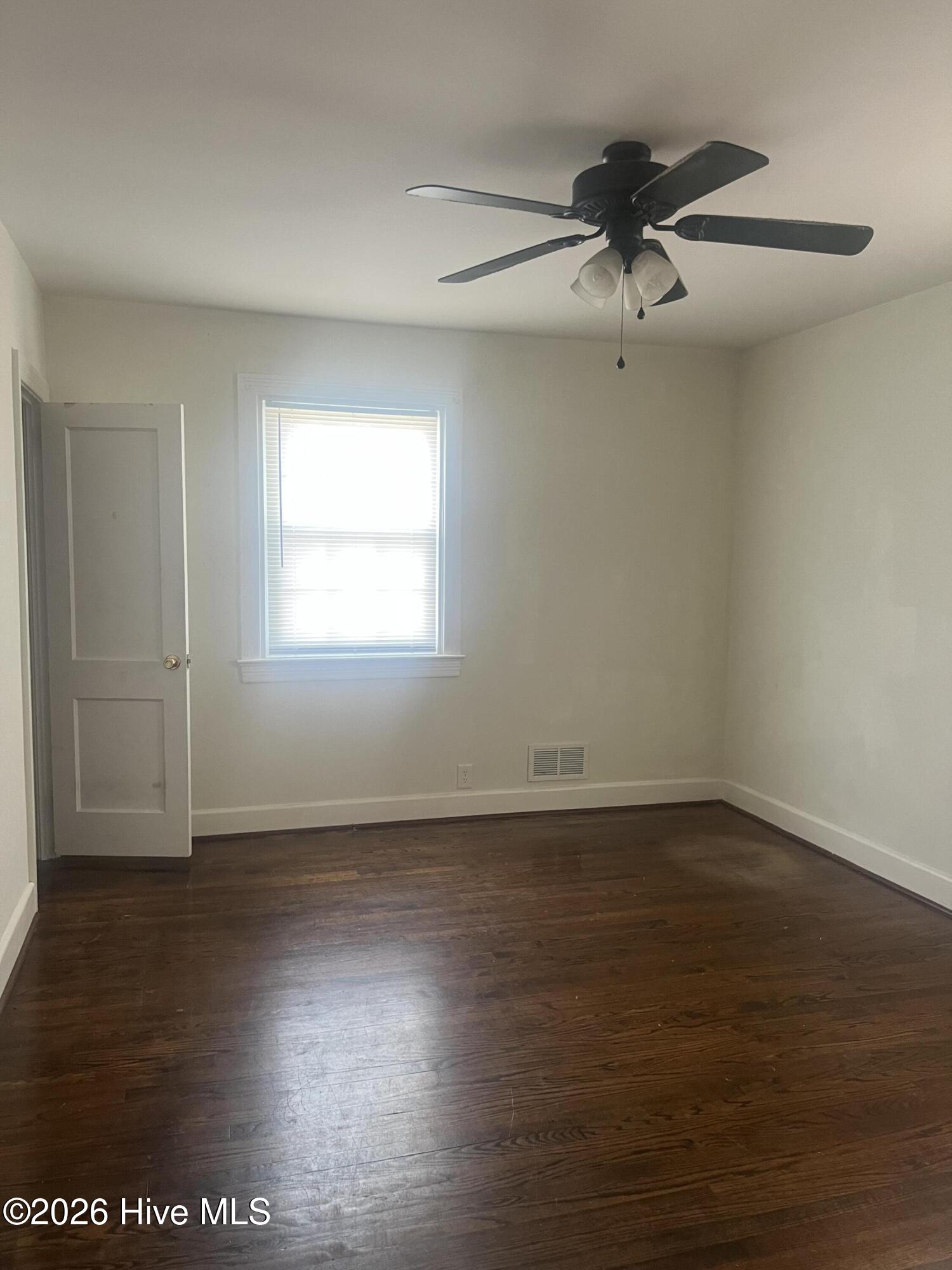 609 E 11th Street Property Photo 19