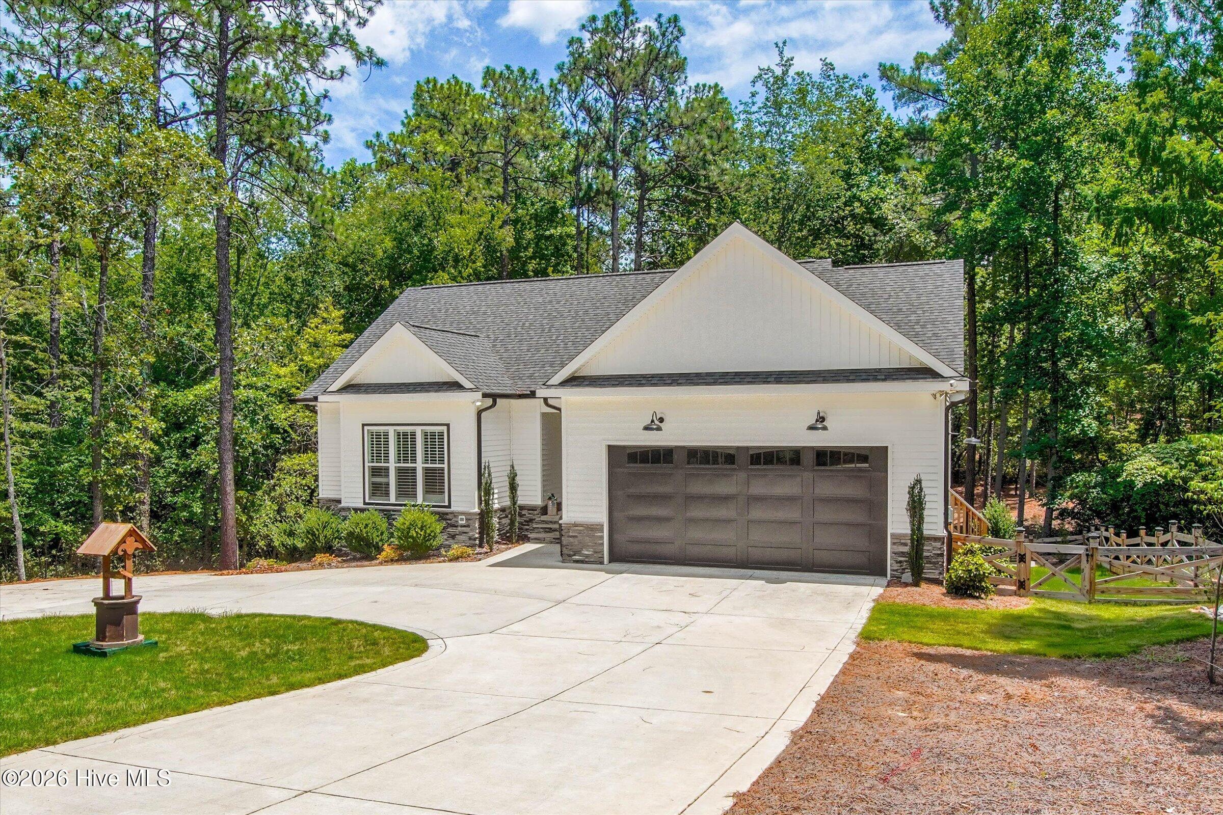 1046 Monticello Drive Property Photo 3