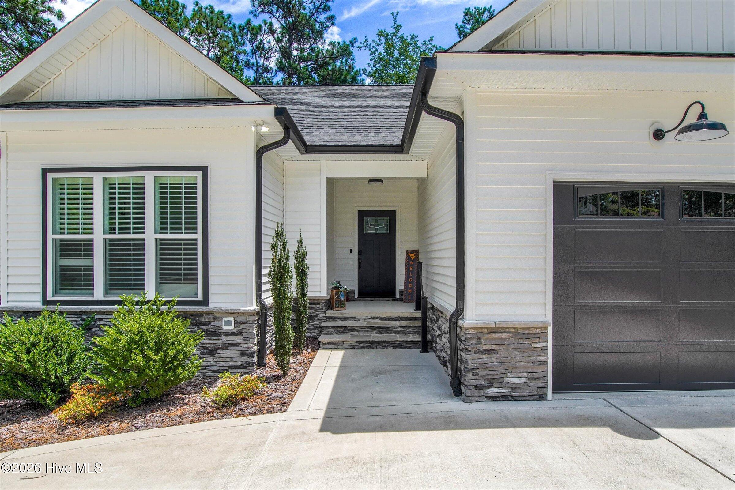 1046 Monticello Drive Property Photo 4