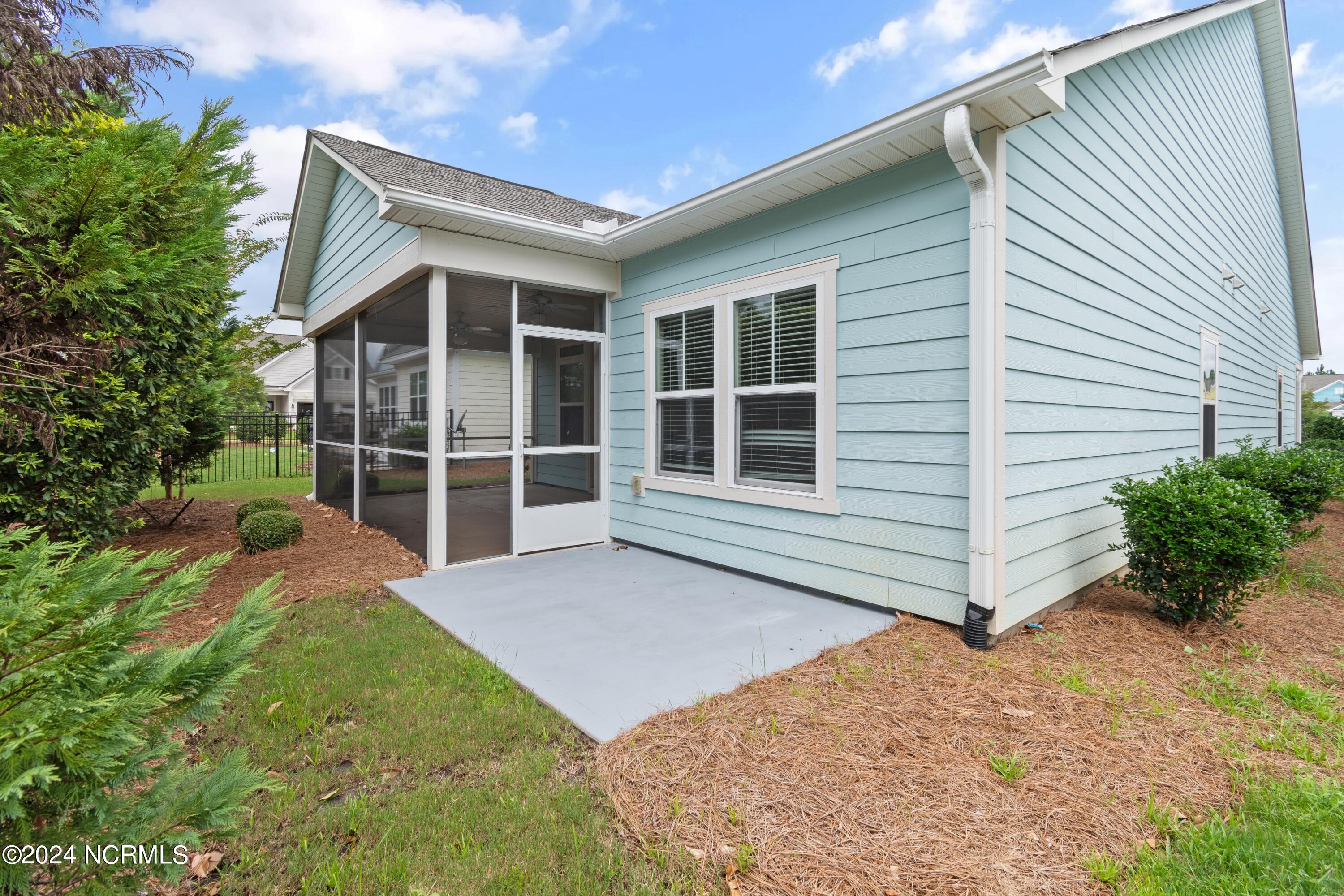 3219 Bay Winds Drive Property Photo 3