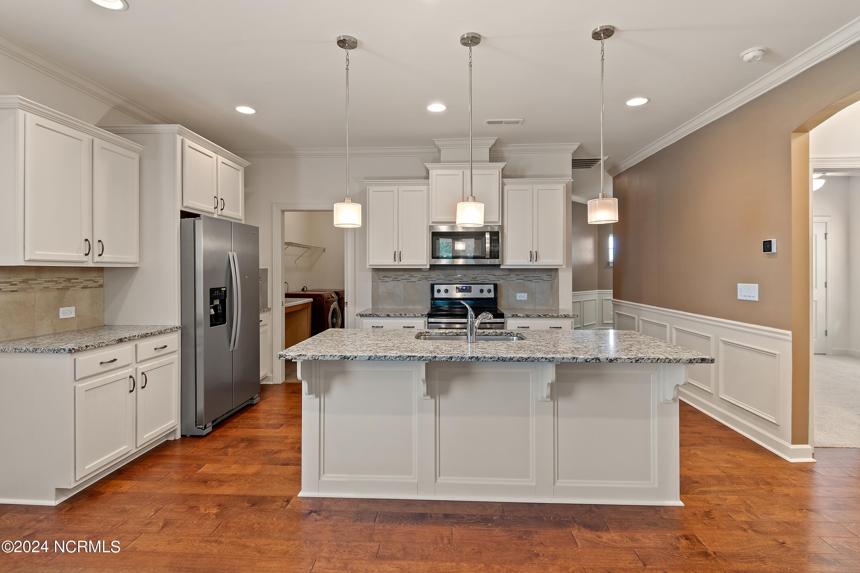 3219 Bay Winds Drive Property Photo 8