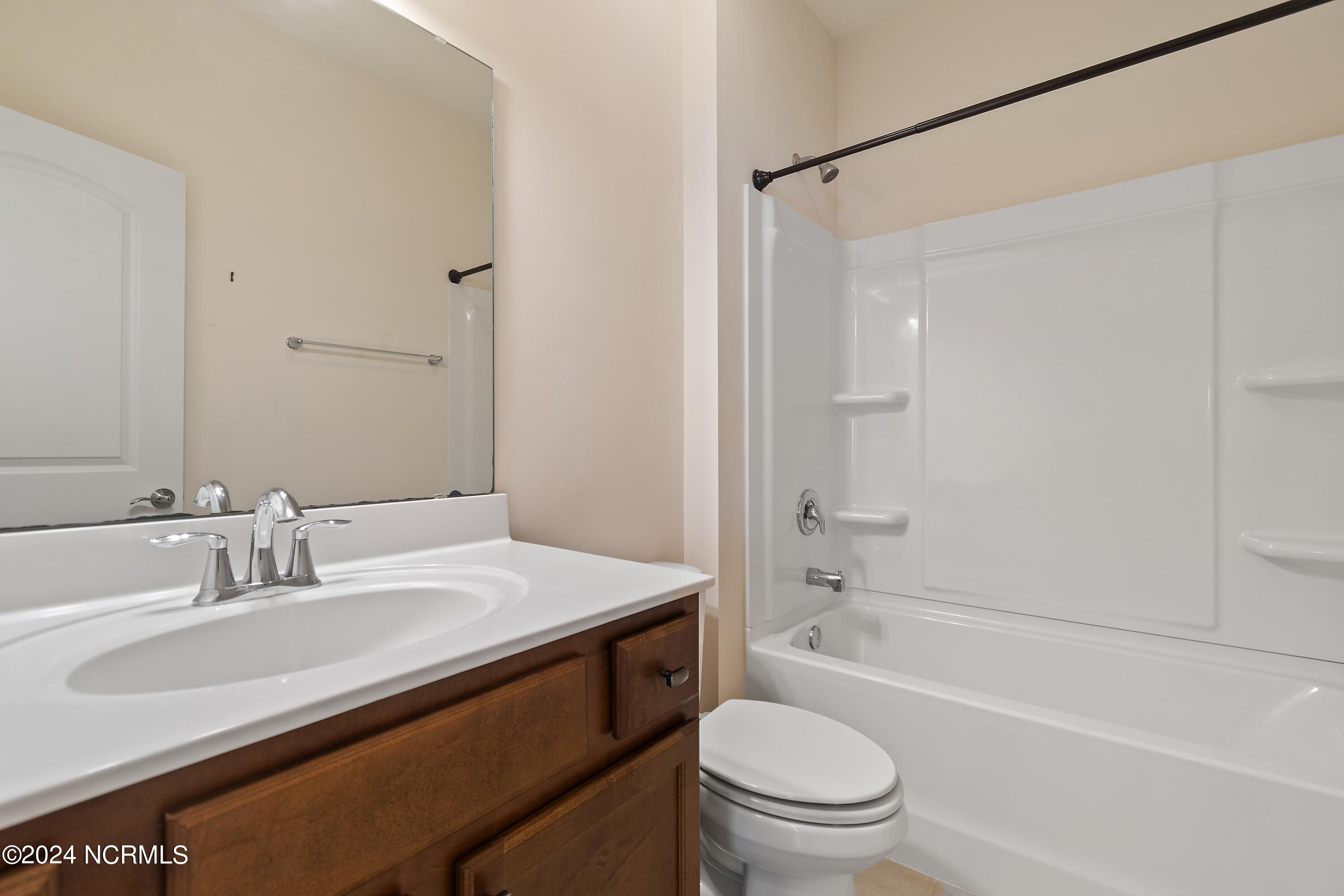 3219 Bay Winds Drive Property Photo 16