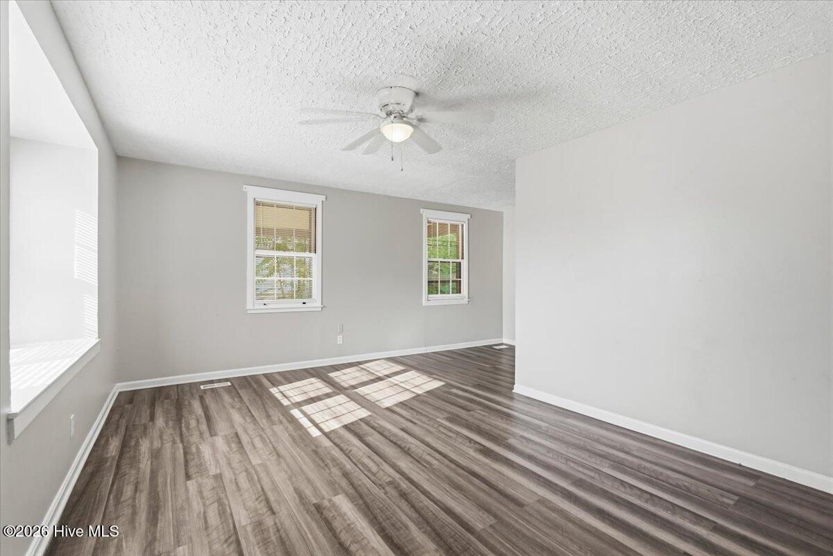 2512 Elderberry Drive Property Photo 4