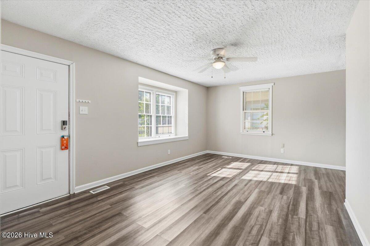 2512 Elderberry Drive Property Photo 5