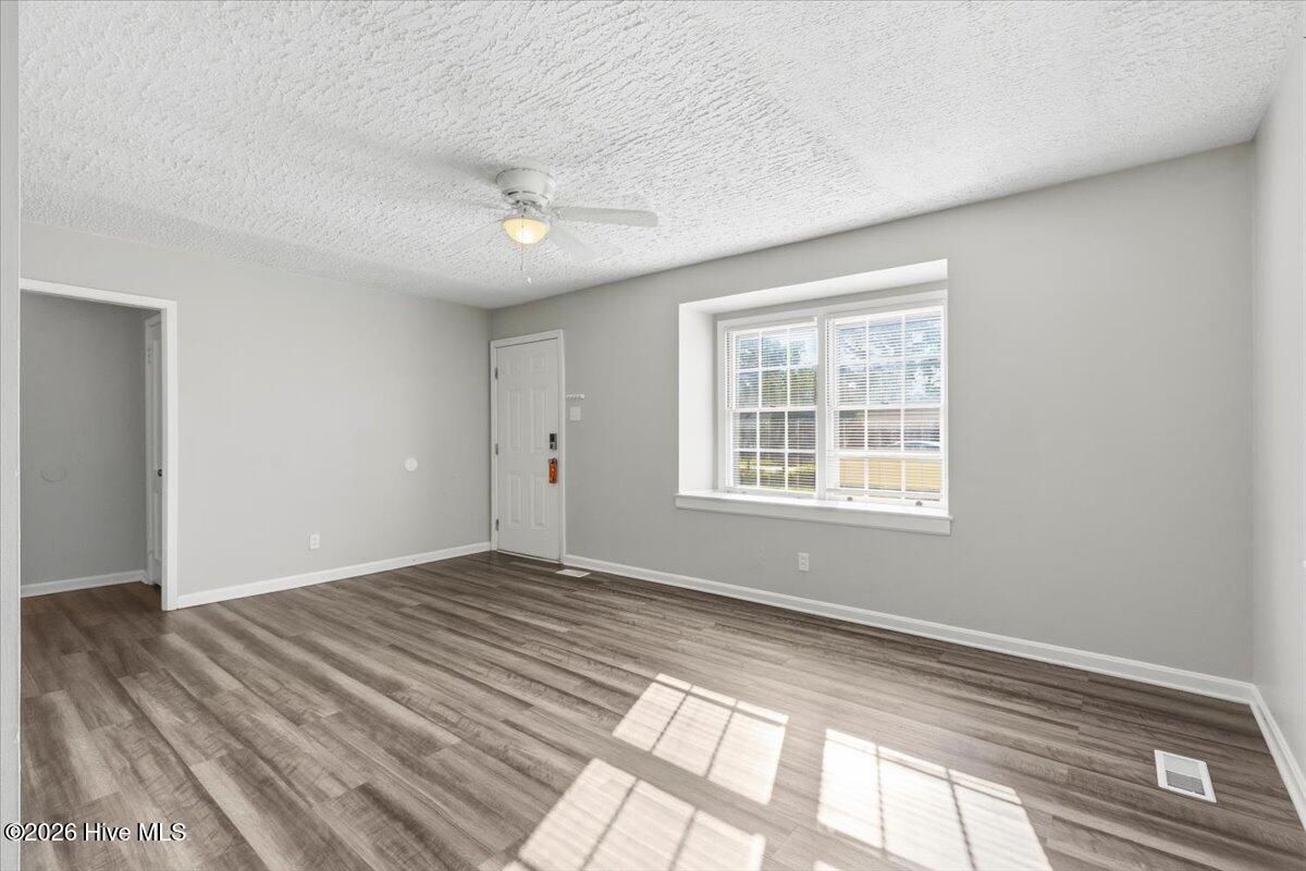 2512 Elderberry Drive Property Photo 6