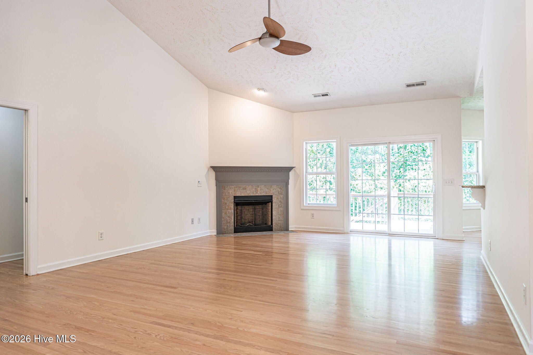 4 Carson Way Property Photo 8