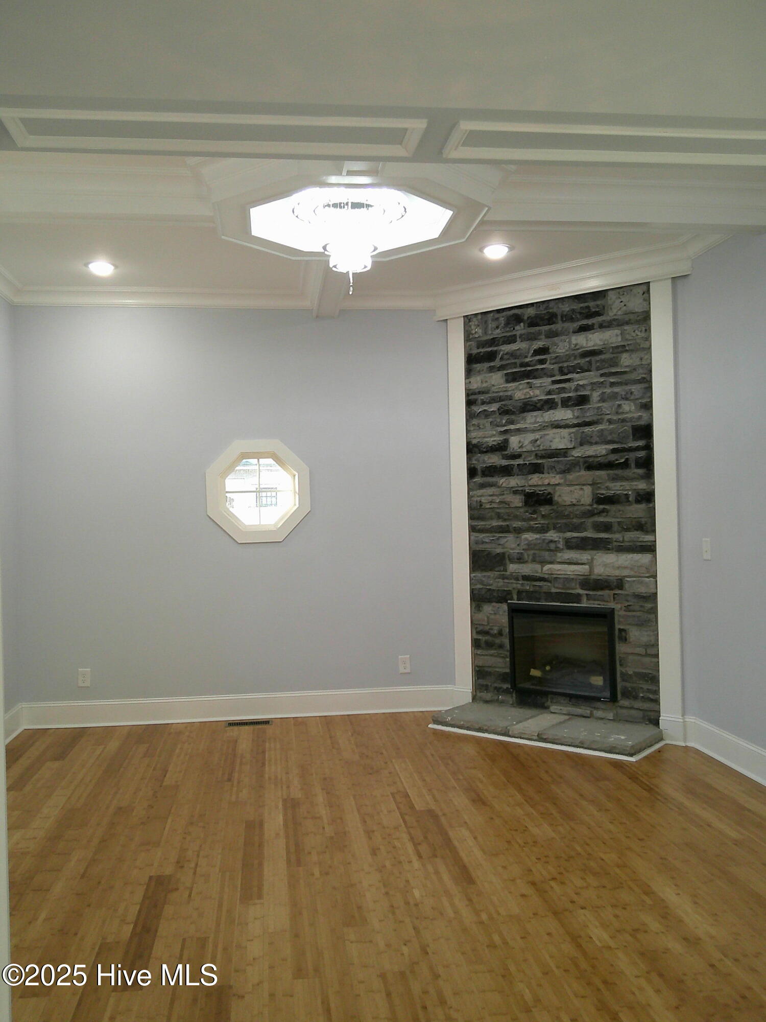 363 W Third Street Property Photo 6