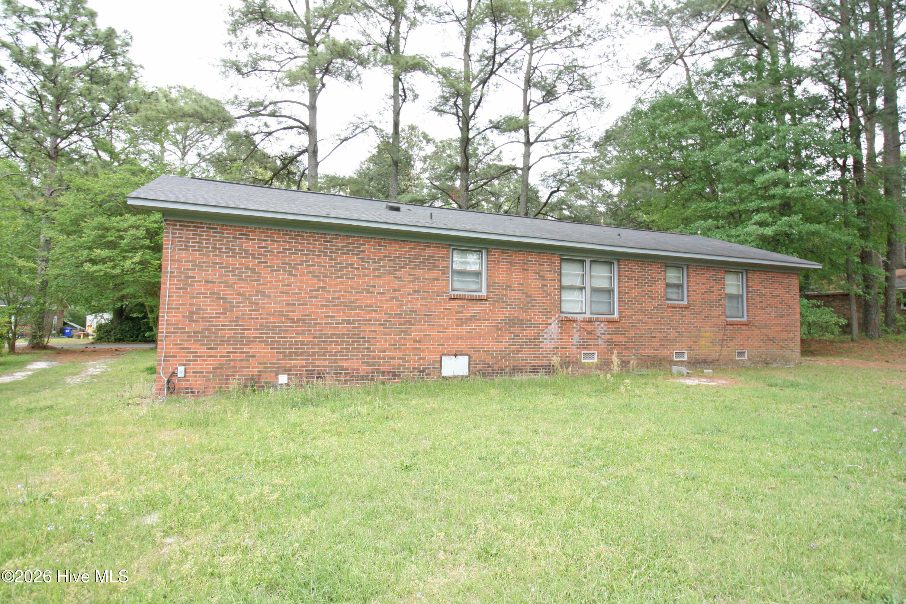 209 Sycamore Street Property Photo 25