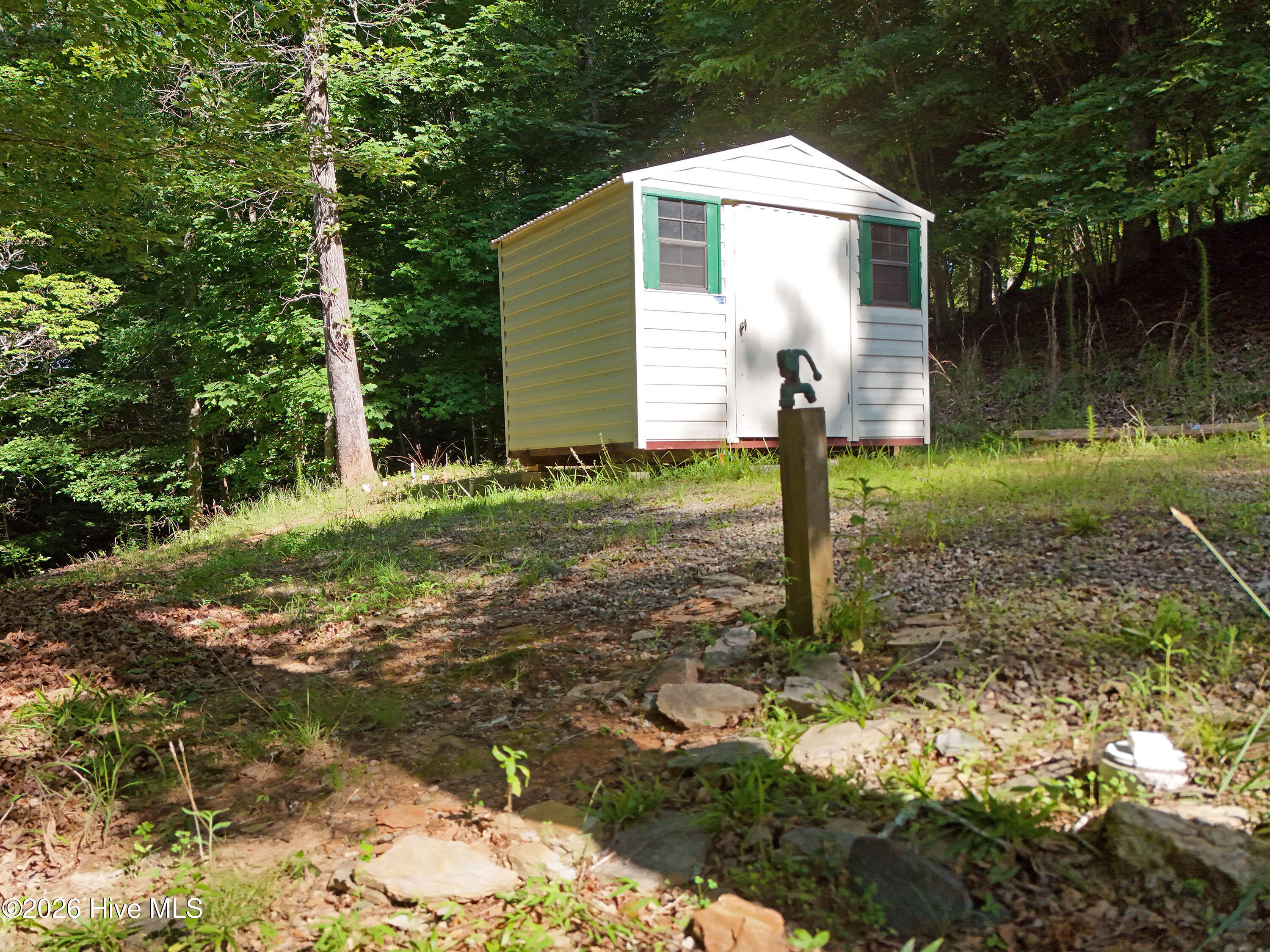 475 3-e Driver Avenue Property Photo 8