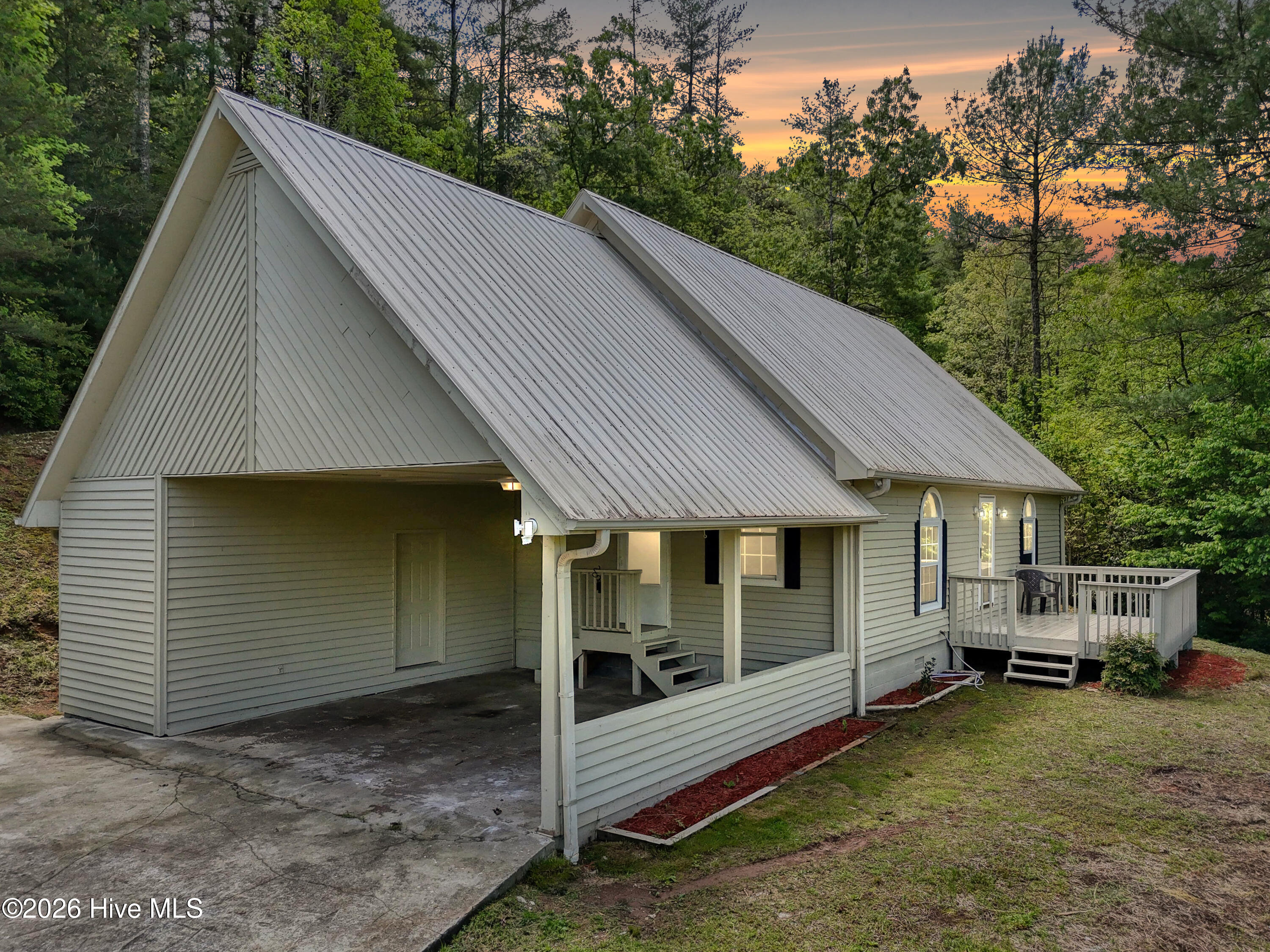 92 Ogreeta Road Property Photo 1