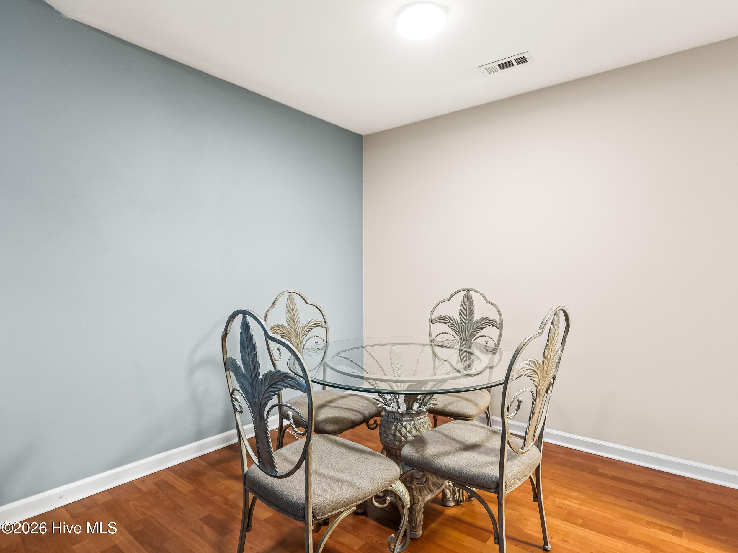 1001 Kingswood Drive J Property Photo 10
