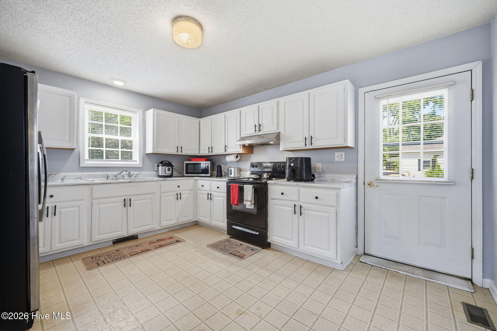 810 E Saint John Street Property Photo 16