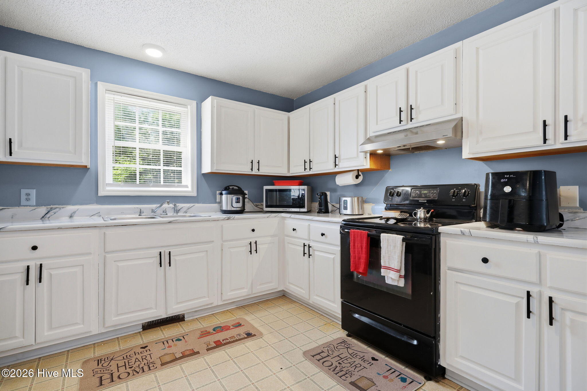 810 E Saint John Street Property Photo 18