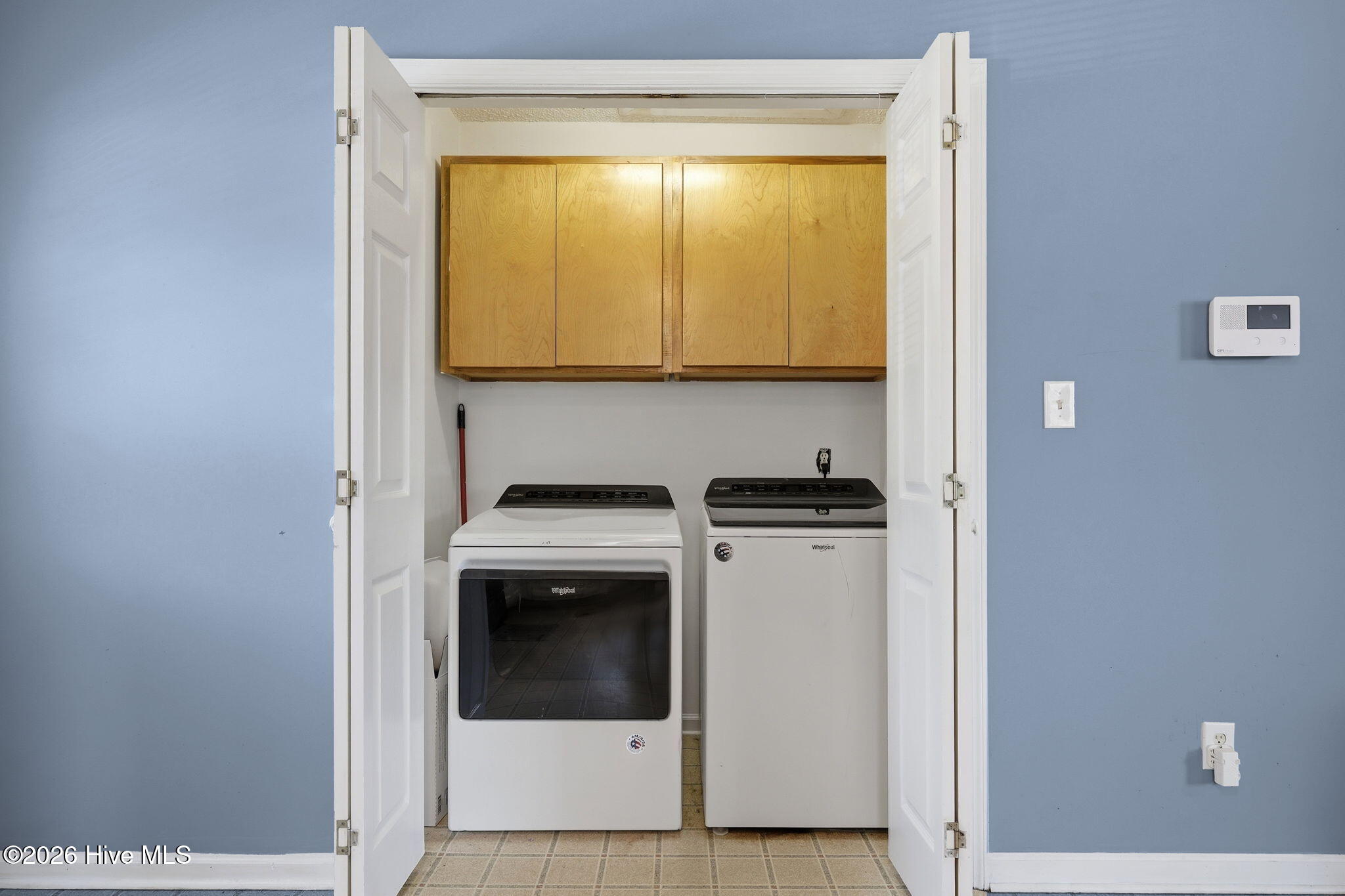 810 E Saint John Street Property Photo 20