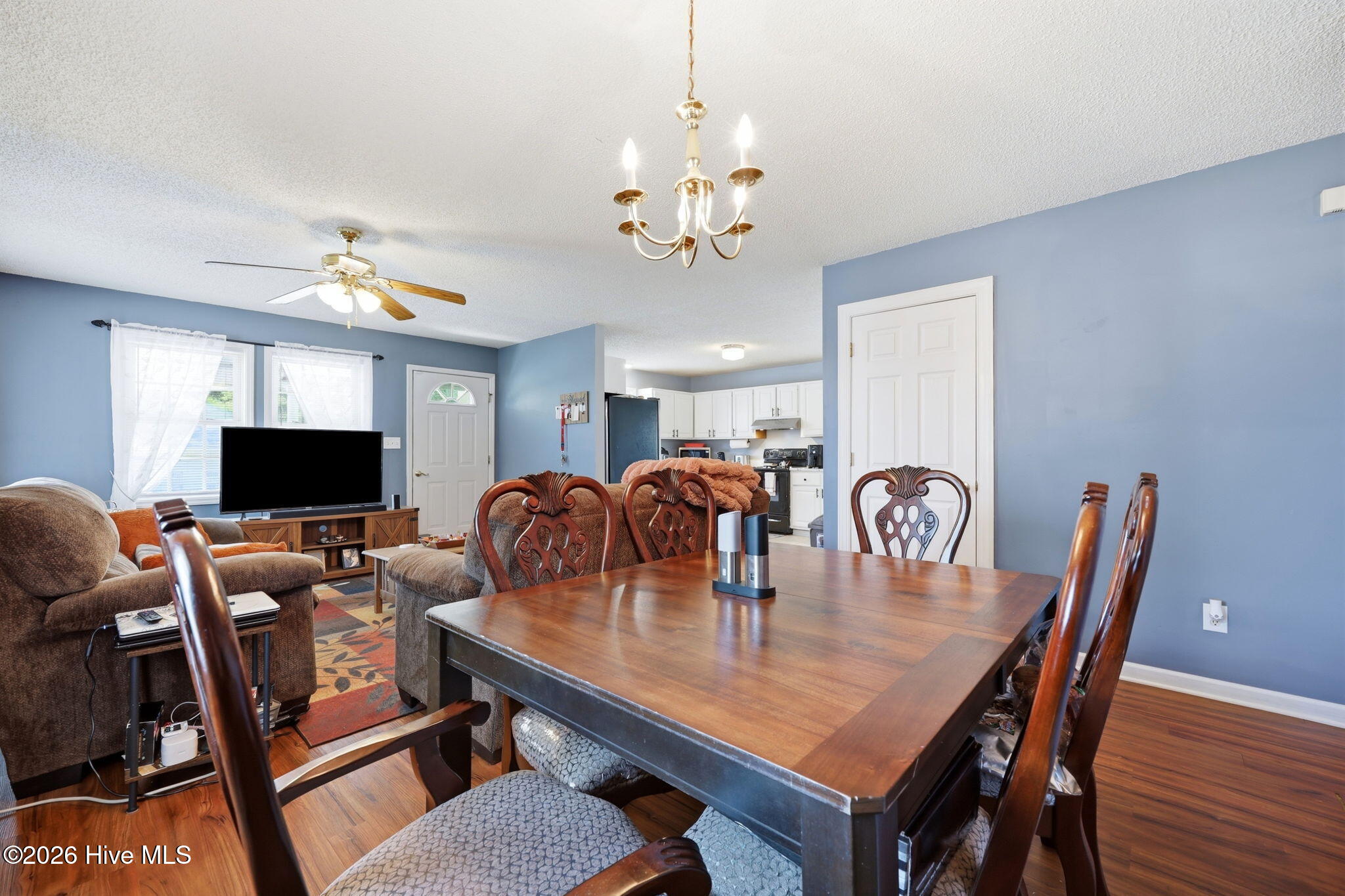 810 E Saint John Street Property Photo 22