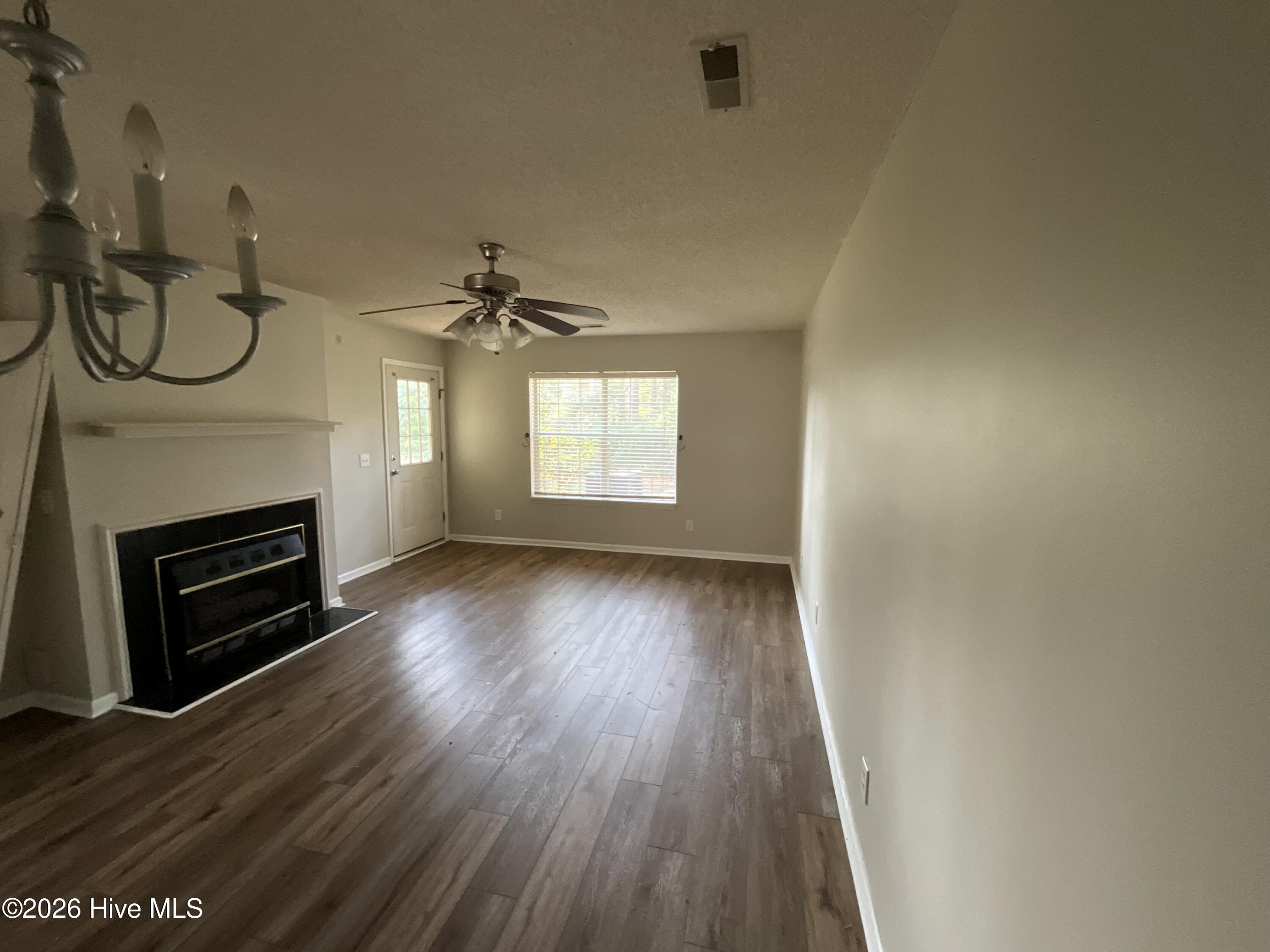2936 Mulberry Lane B Property Photo 9