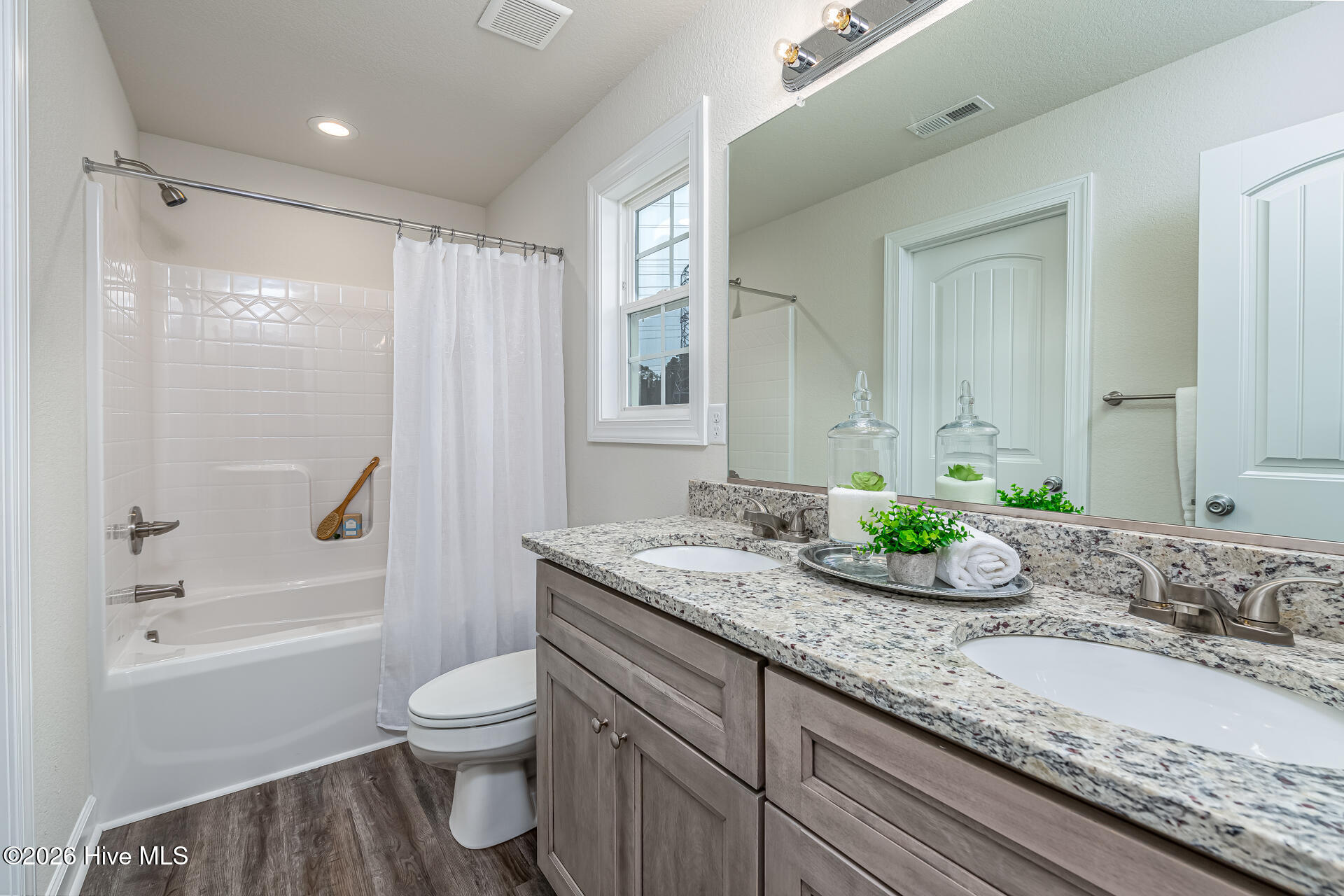 596 Ownley Road Property Photo 19