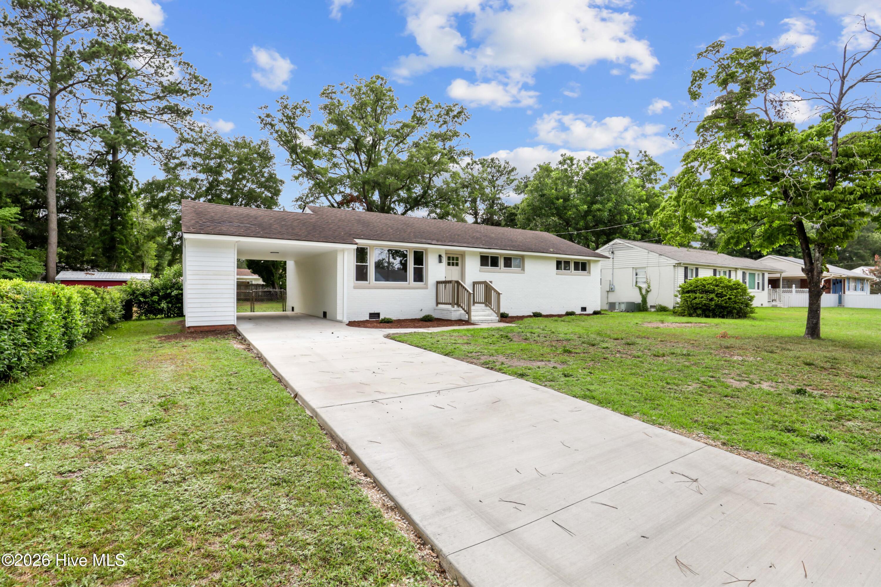 105 Sumpter Drive Property Photo 3