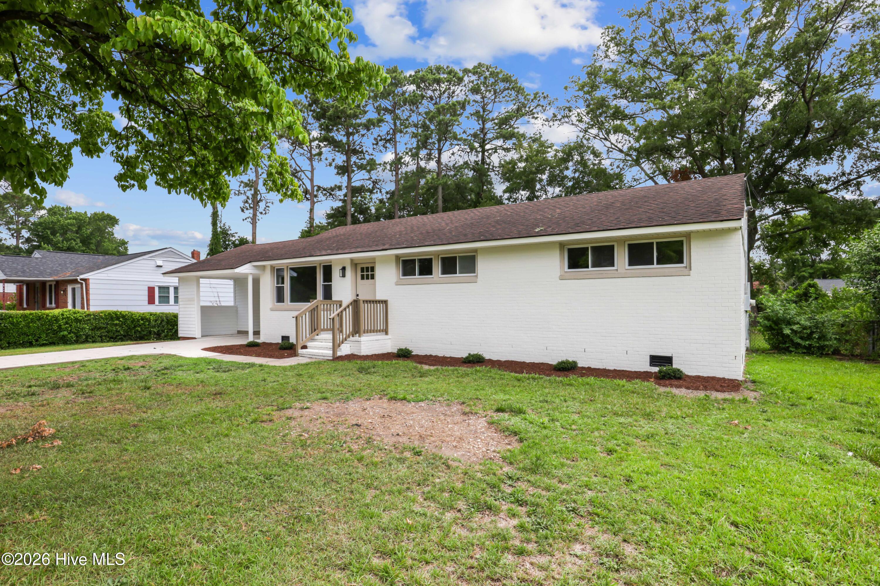 105 Sumpter Drive Property Photo 4