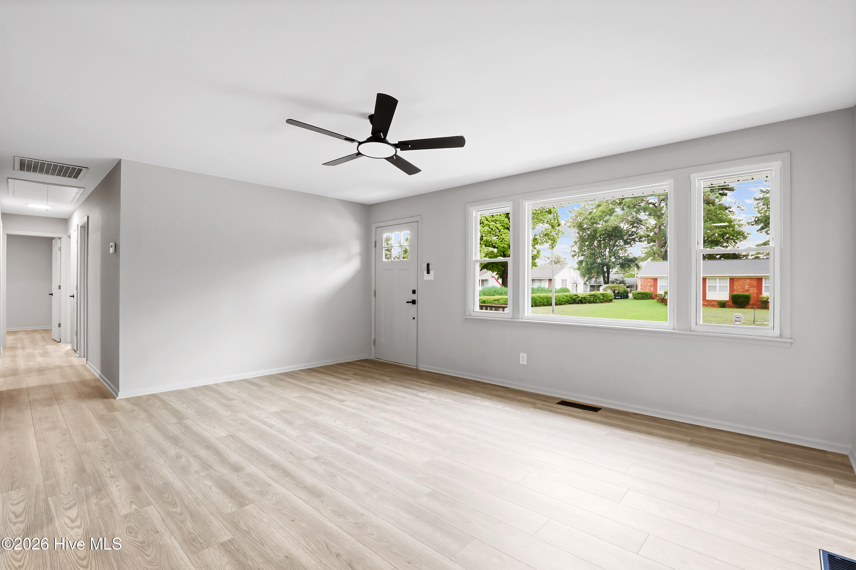 105 Sumpter Drive Property Photo 8