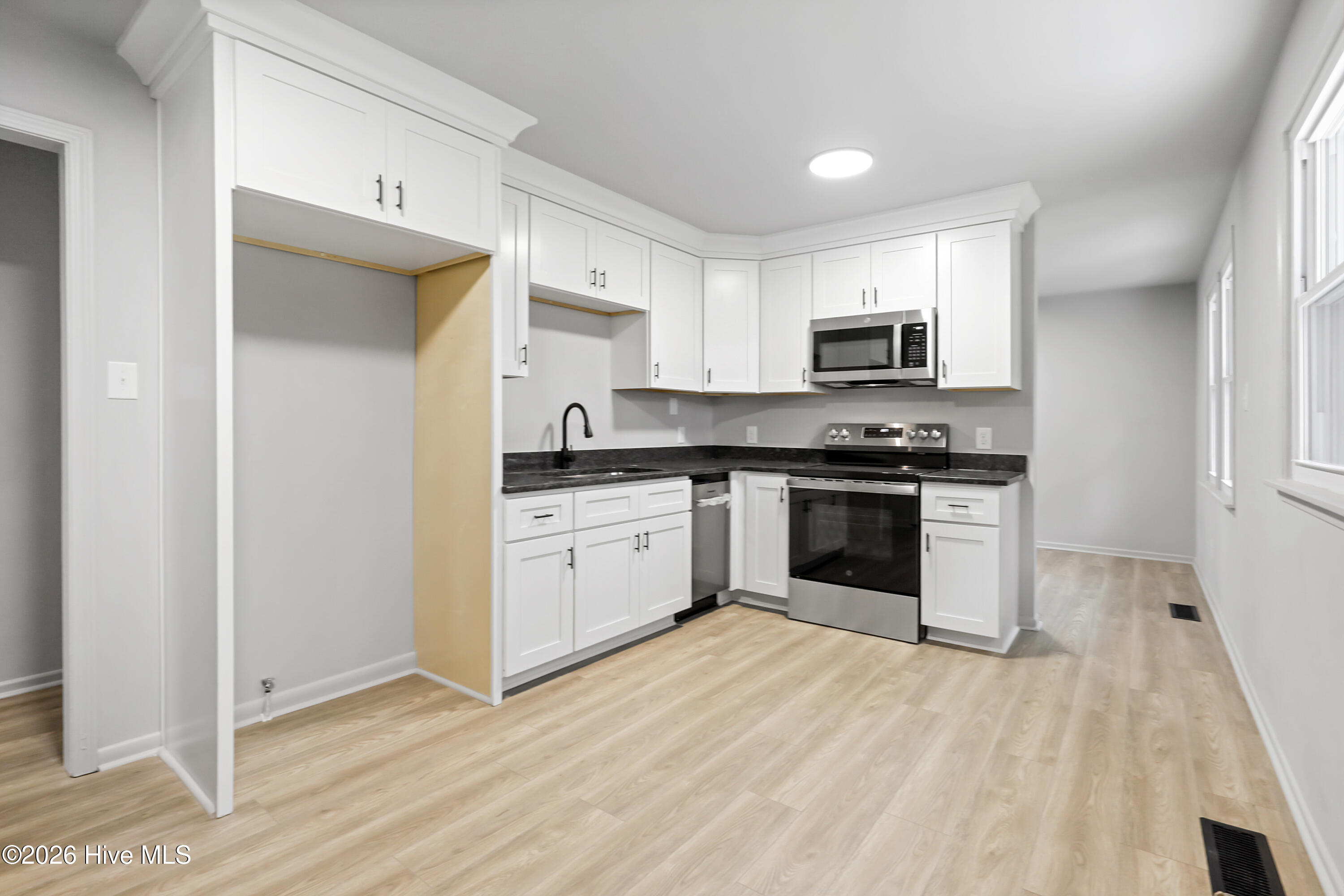 105 Sumpter Drive Property Photo 12