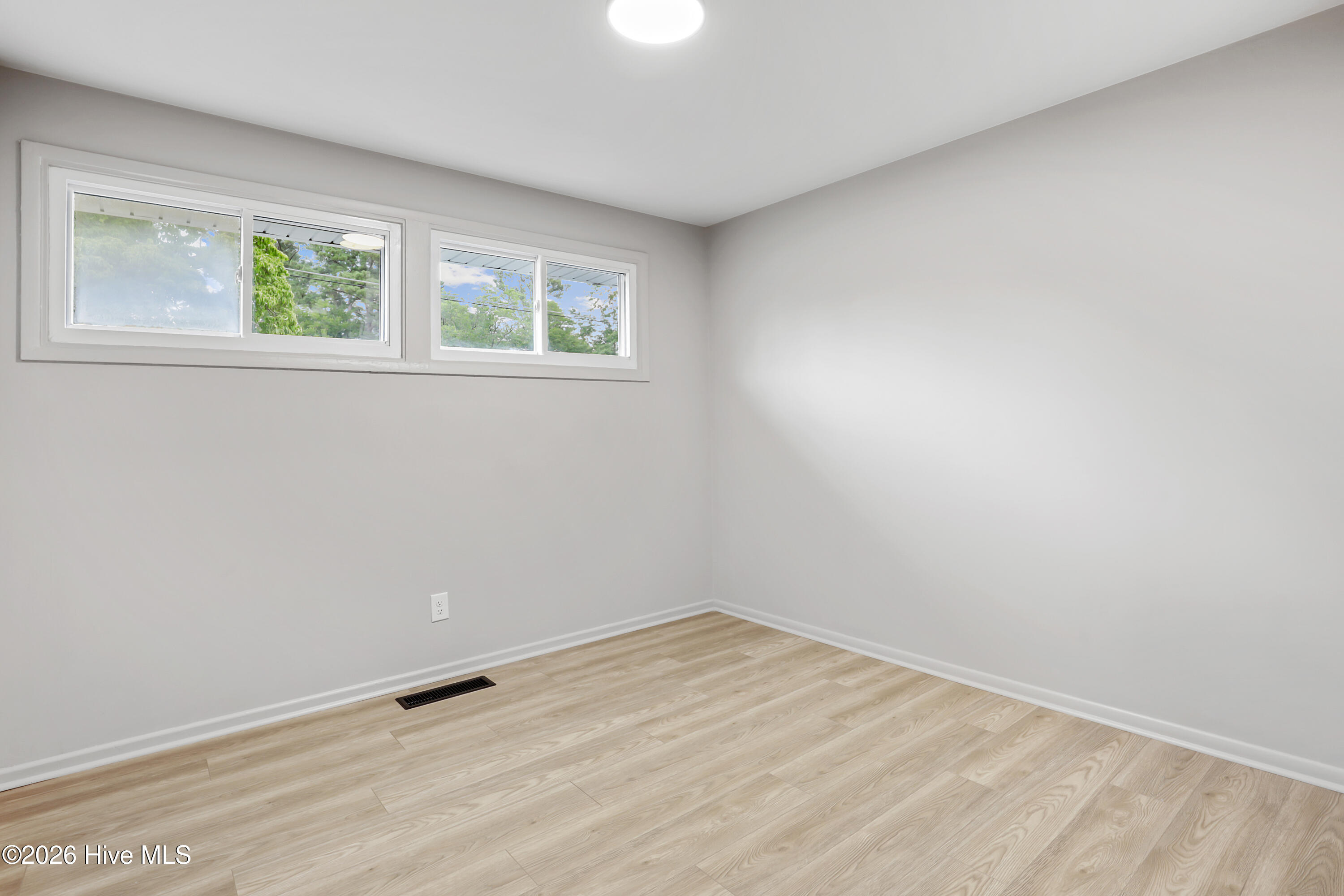 105 Sumpter Drive Property Photo 16