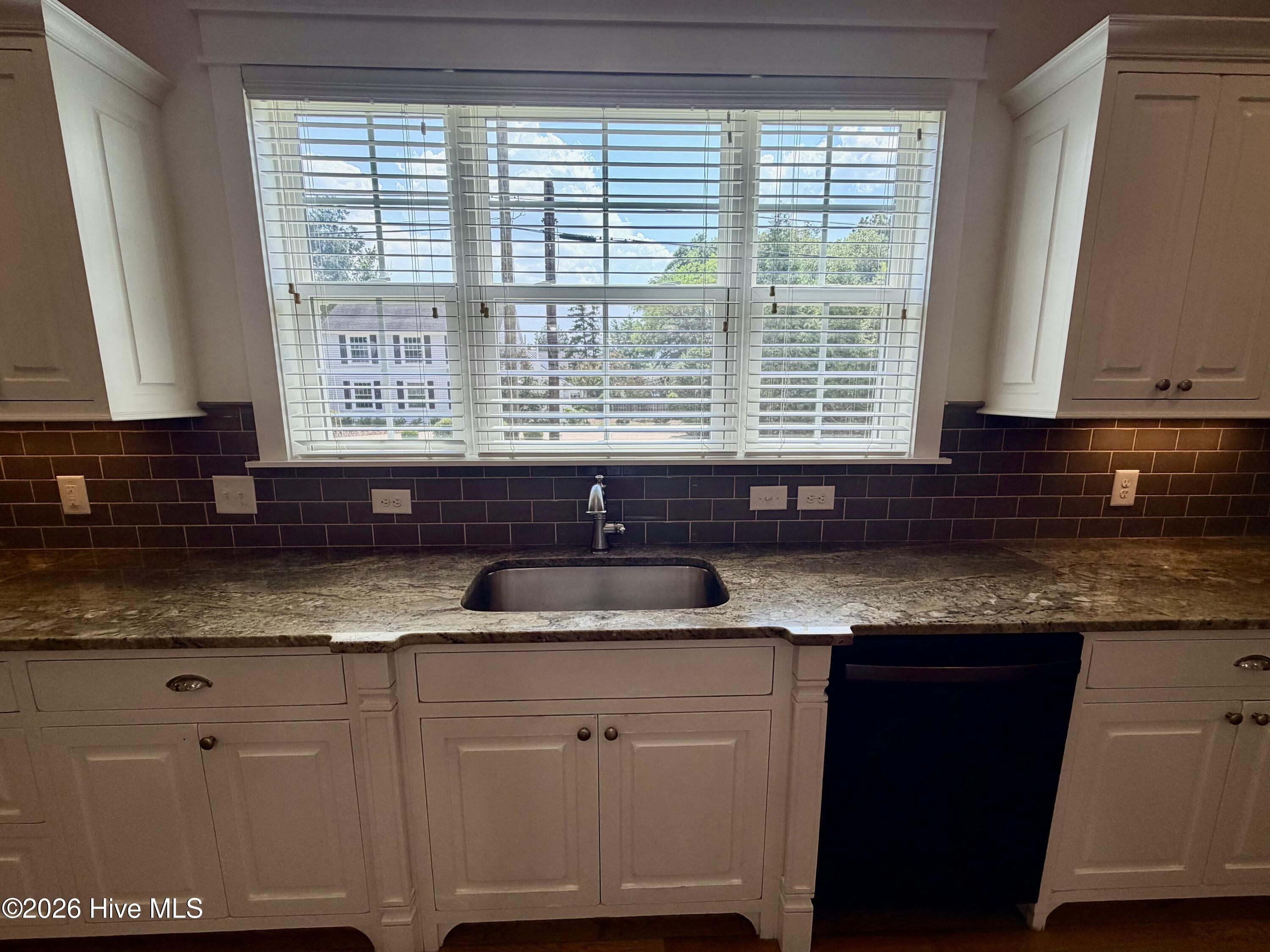 85 Dundee Road Property Photo 27