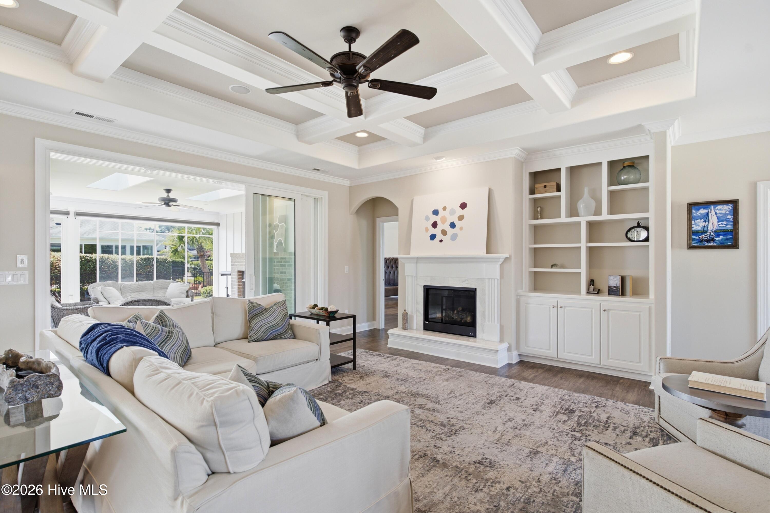 1402 Admiral Way Property Photo 2