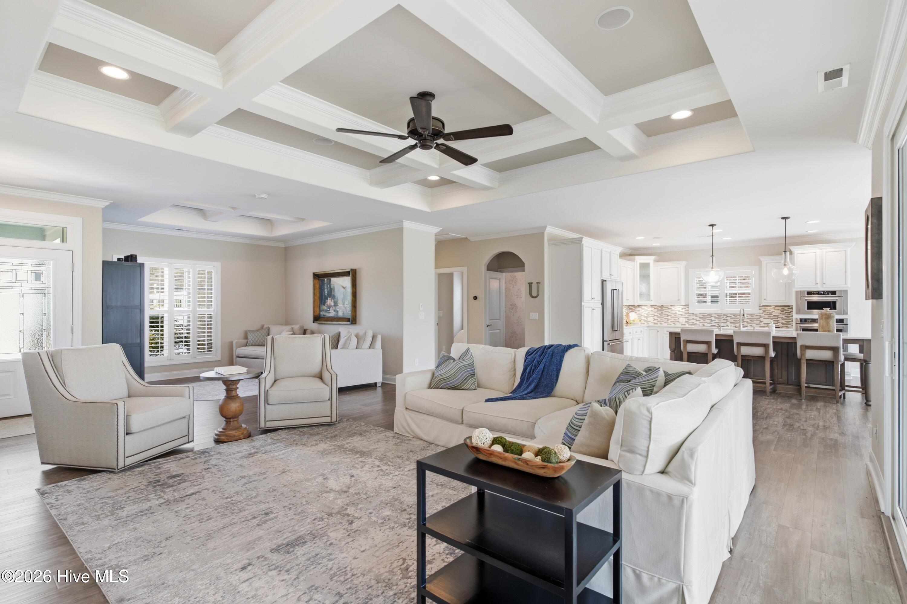 1402 Admiral Way Property Photo 3