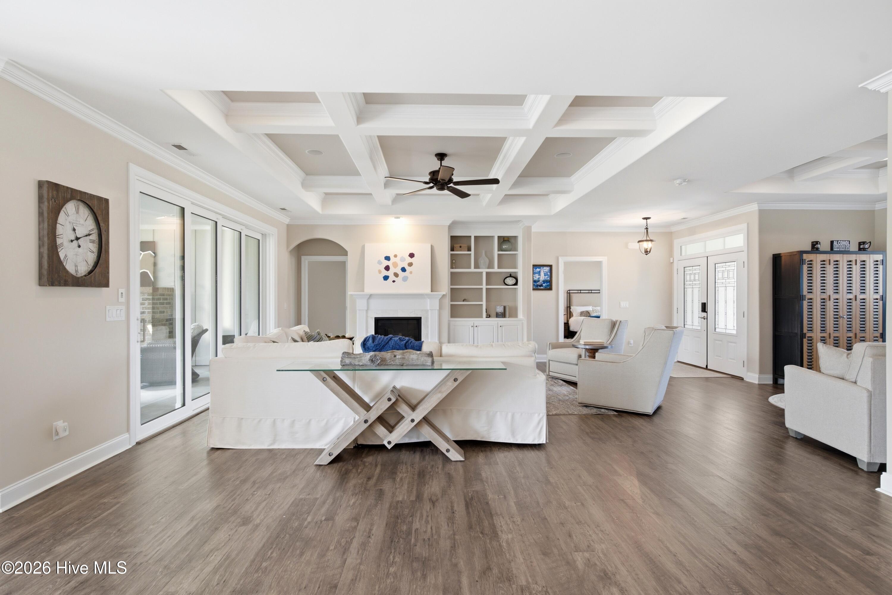 1402 Admiral Way Property Photo 5