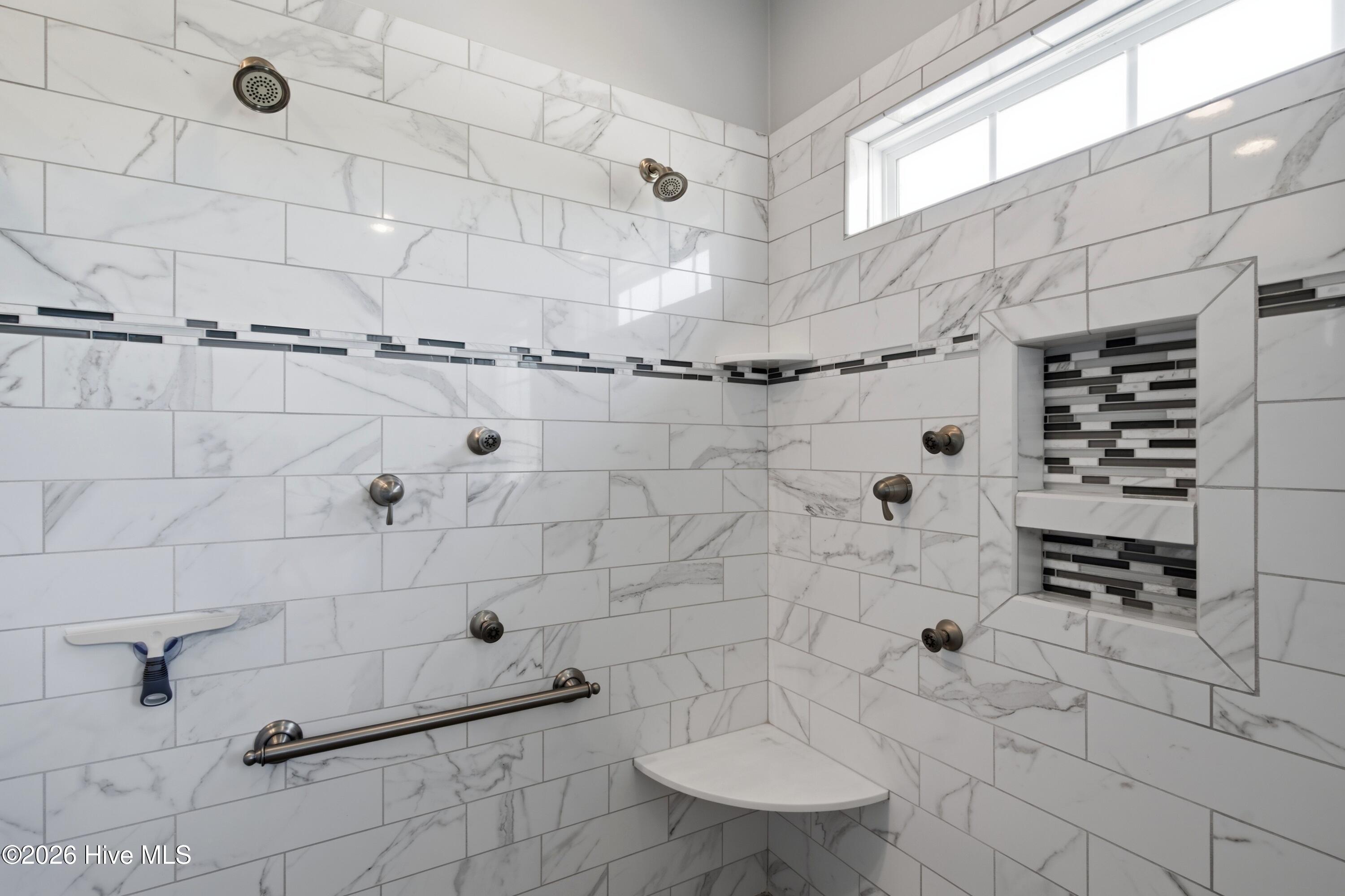 1402 Admiral Way Property Photo 24