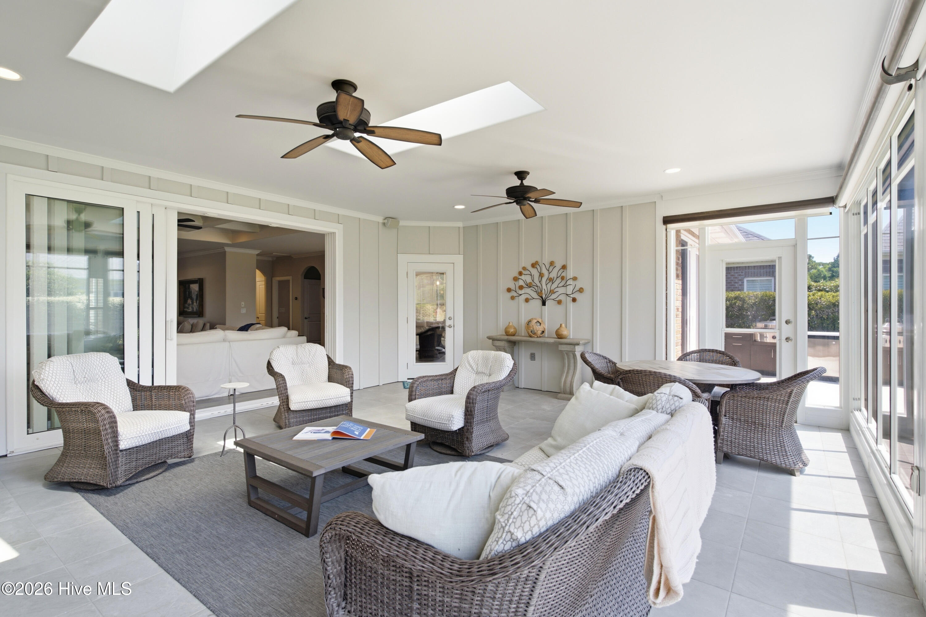 1402 Admiral Way Property Photo 32
