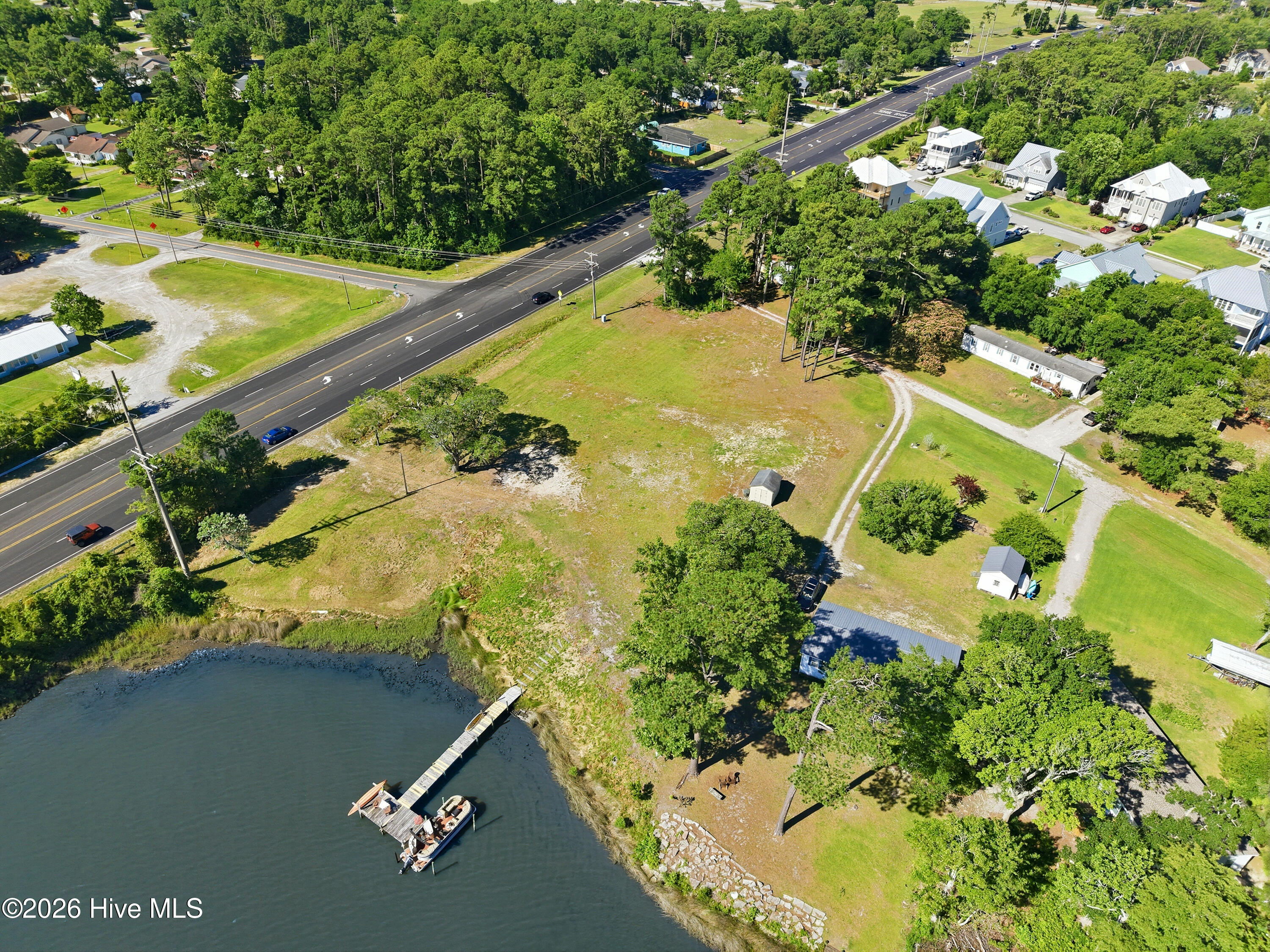 120 Russell Cove Property Photo 4
