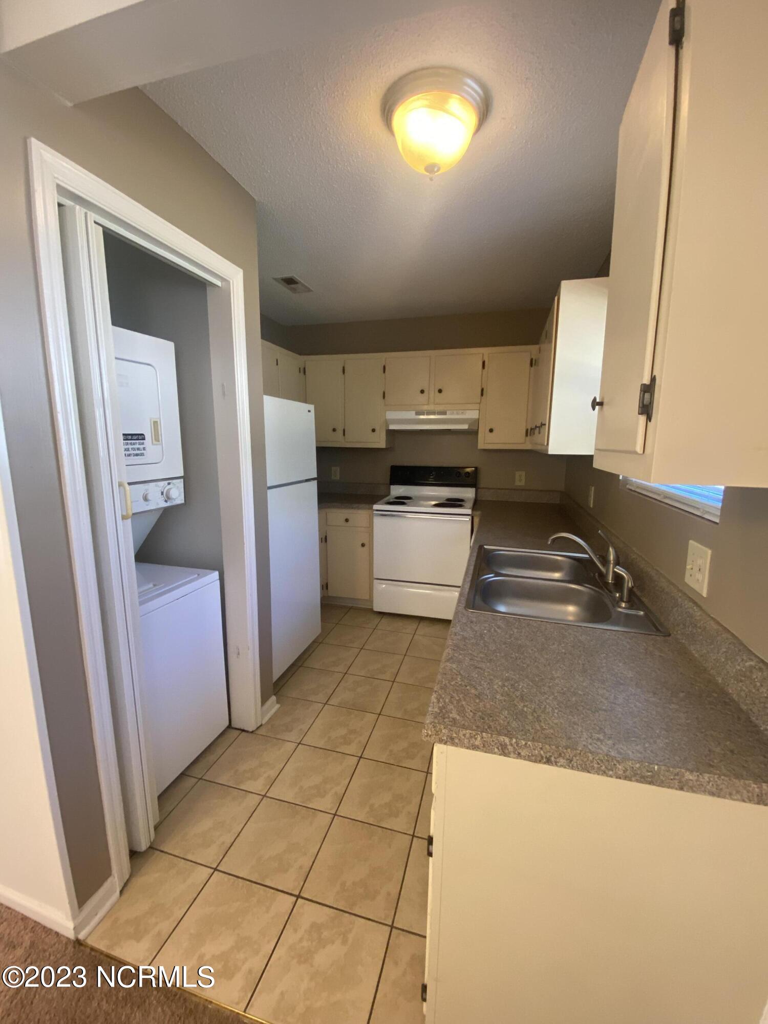 251 Cordell Circle Property Photo 4