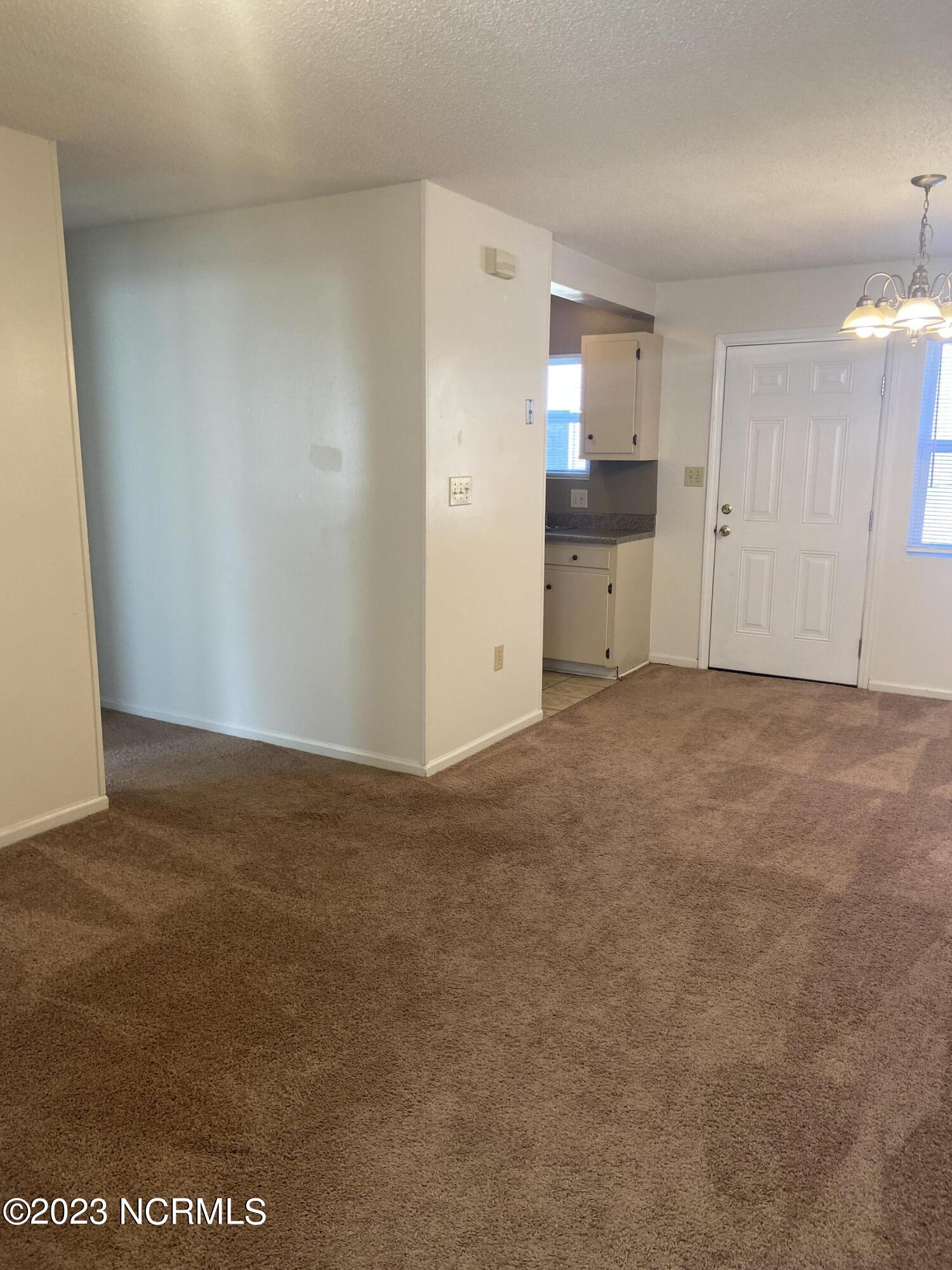 251 Cordell Circle Property Photo 7