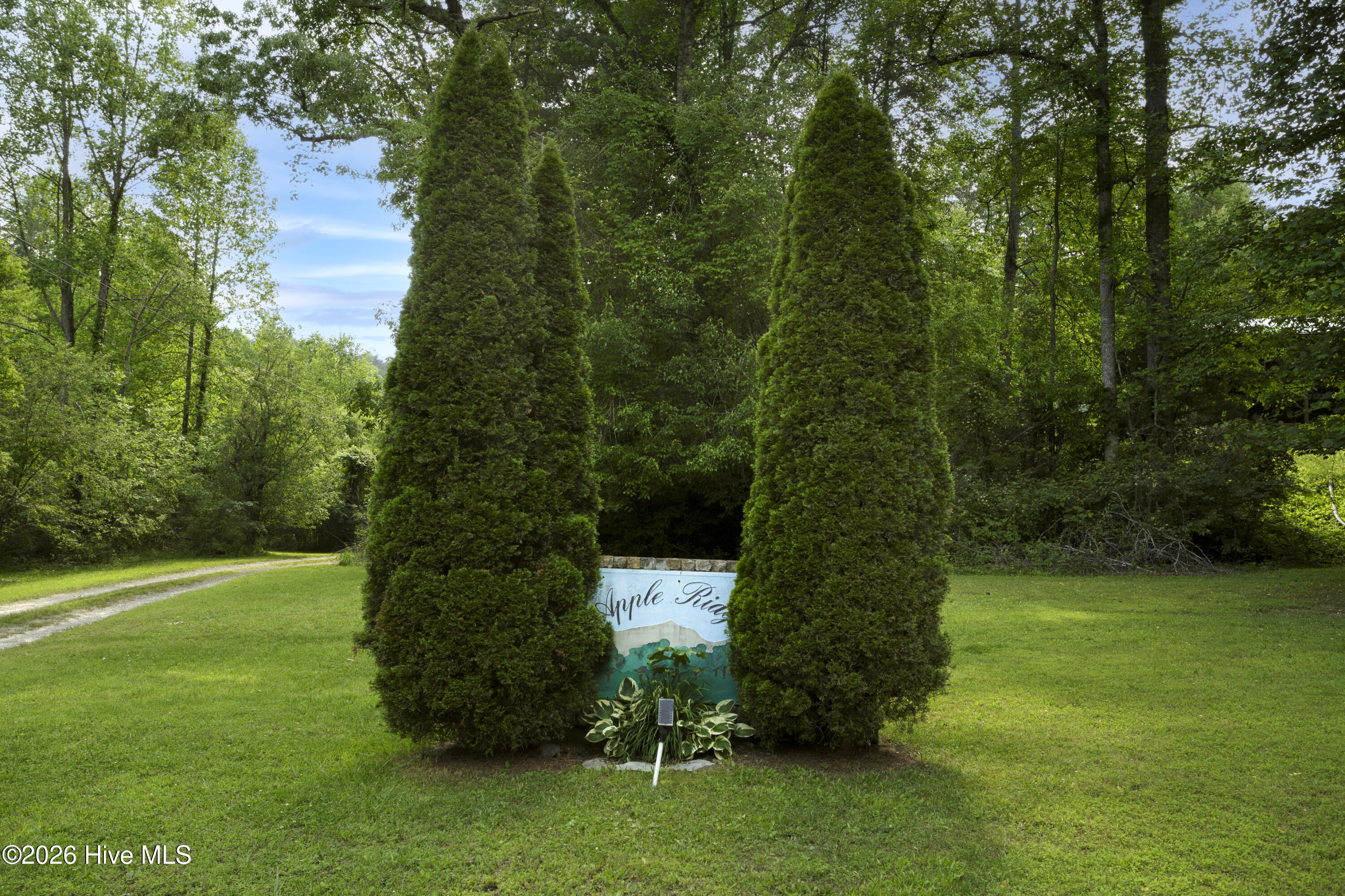 365 Orchard Drive Property Photo 3
