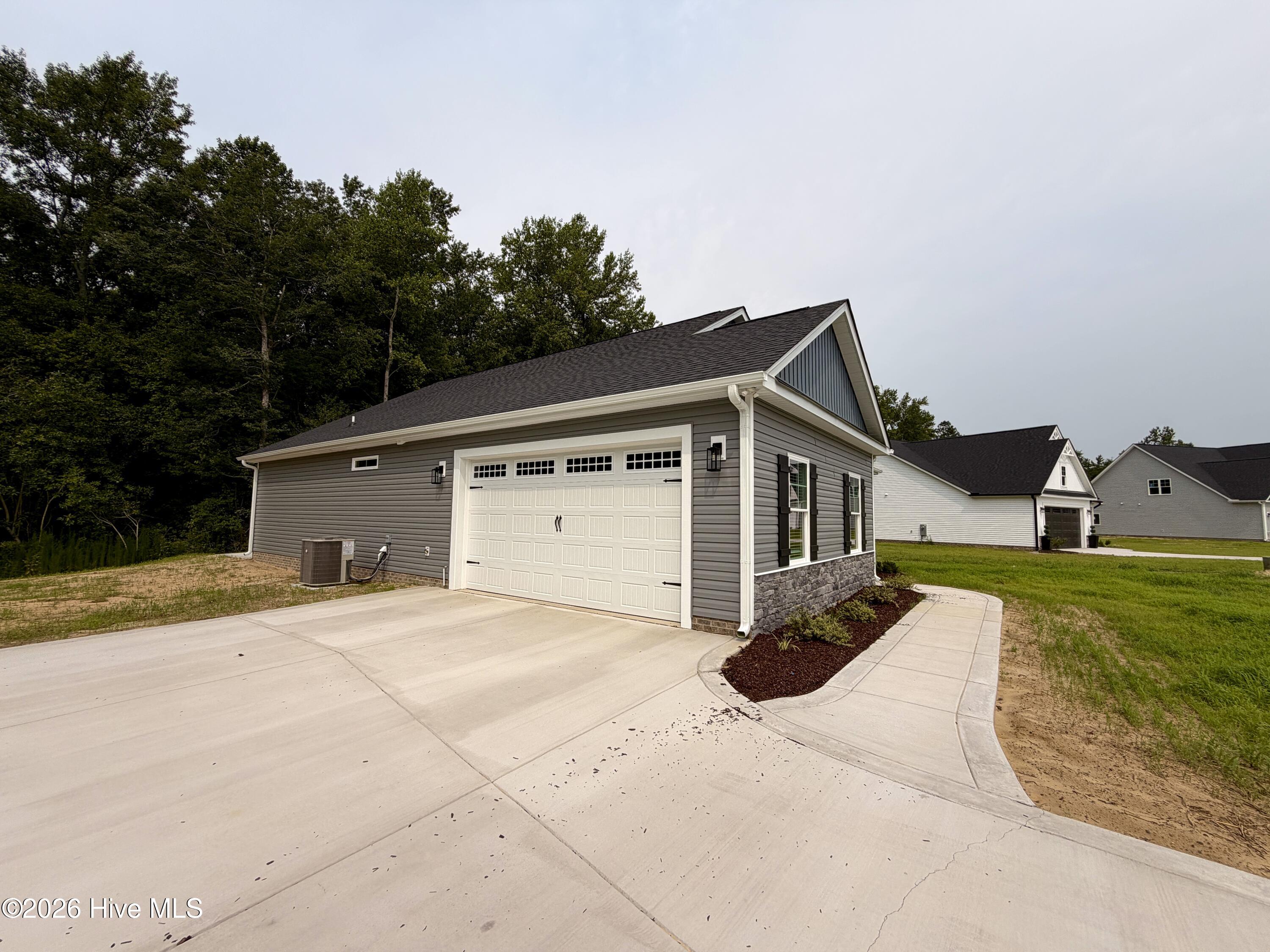 3726 Chatsworth Drive Property Photo 2
