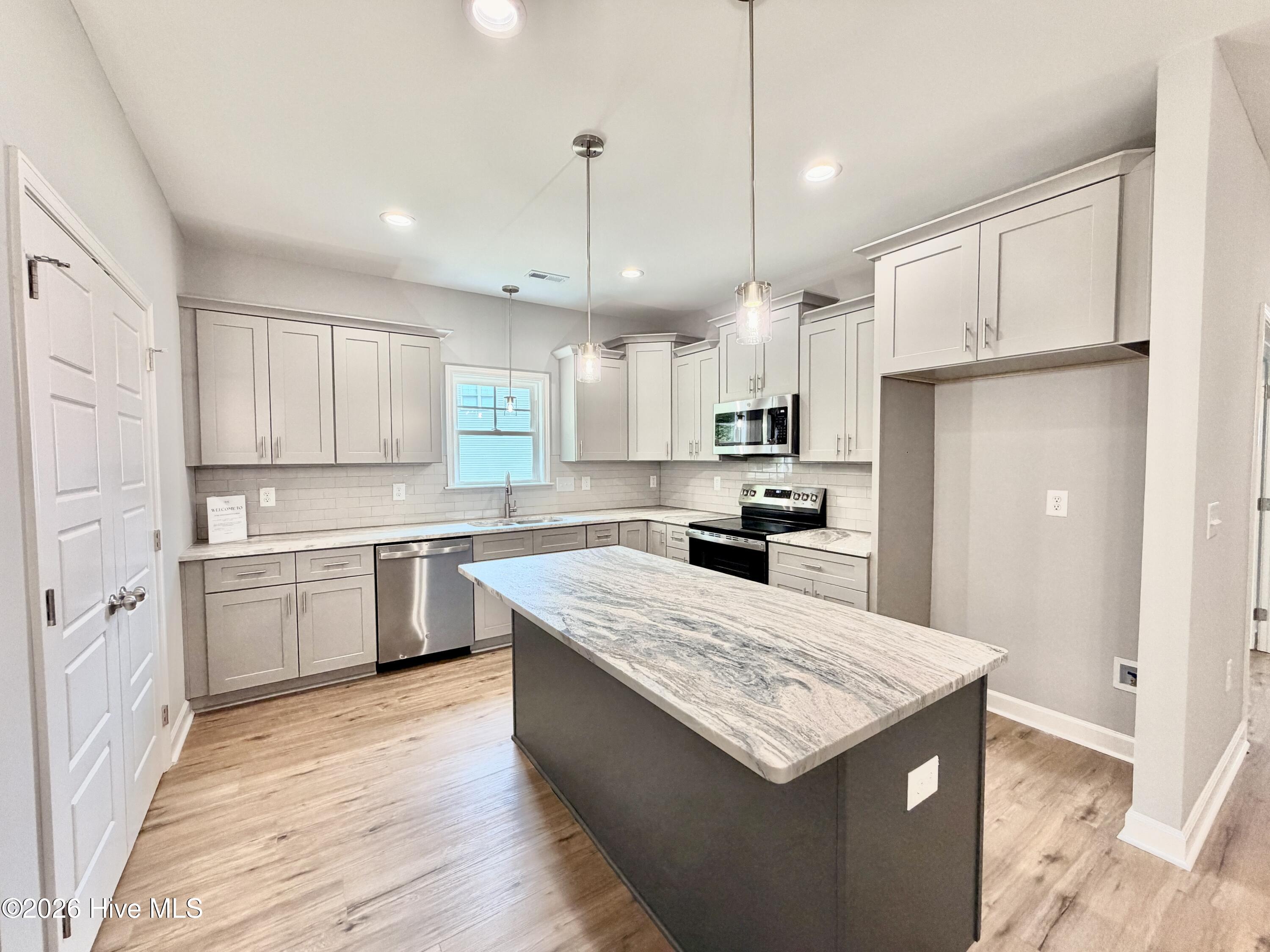 3726 Chatsworth Drive Property Photo 11