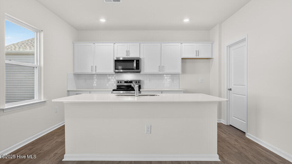 305 Maddox Drive Property Photo 8