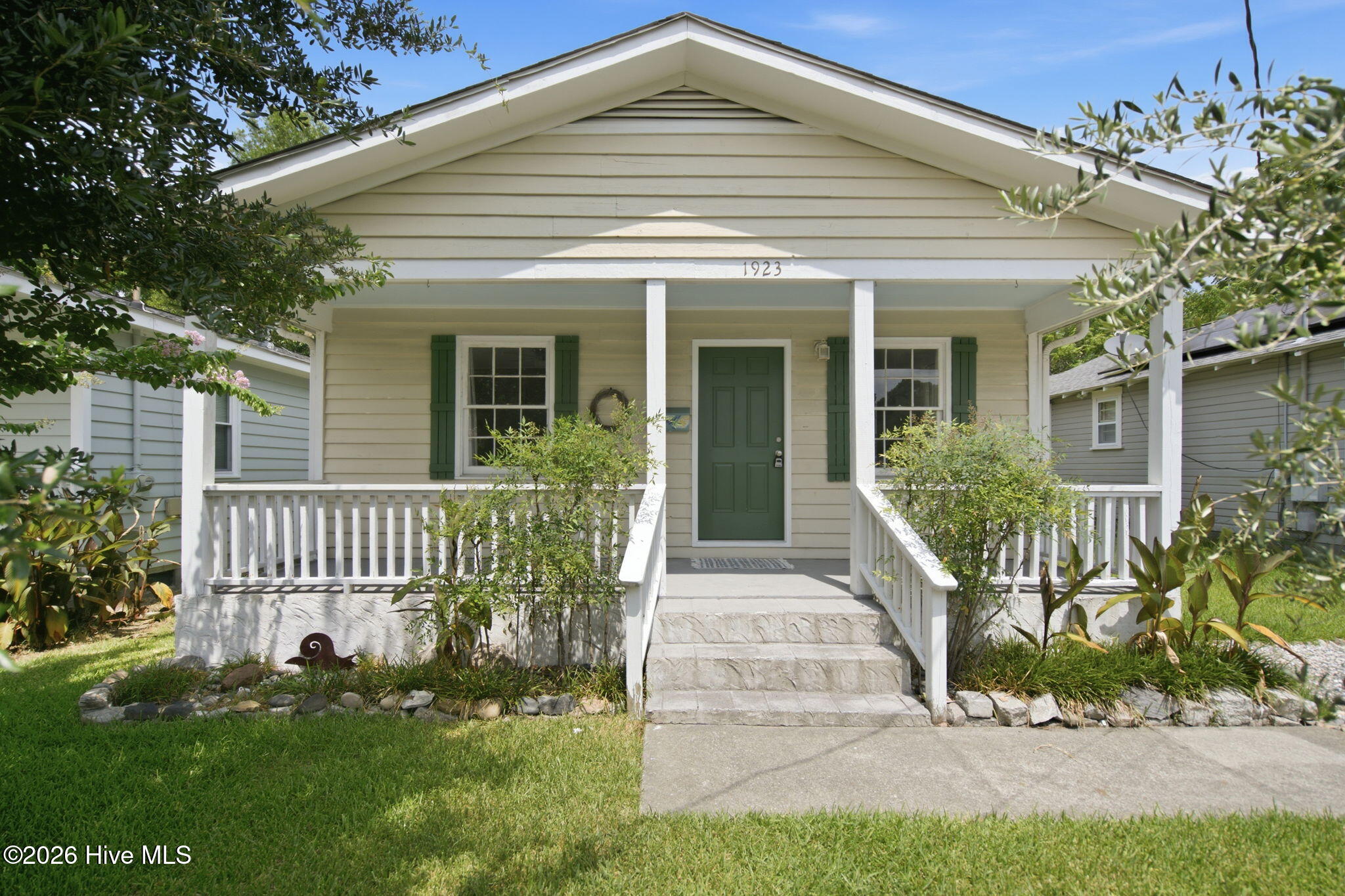 1923 Hudson Drive Property Photo 1