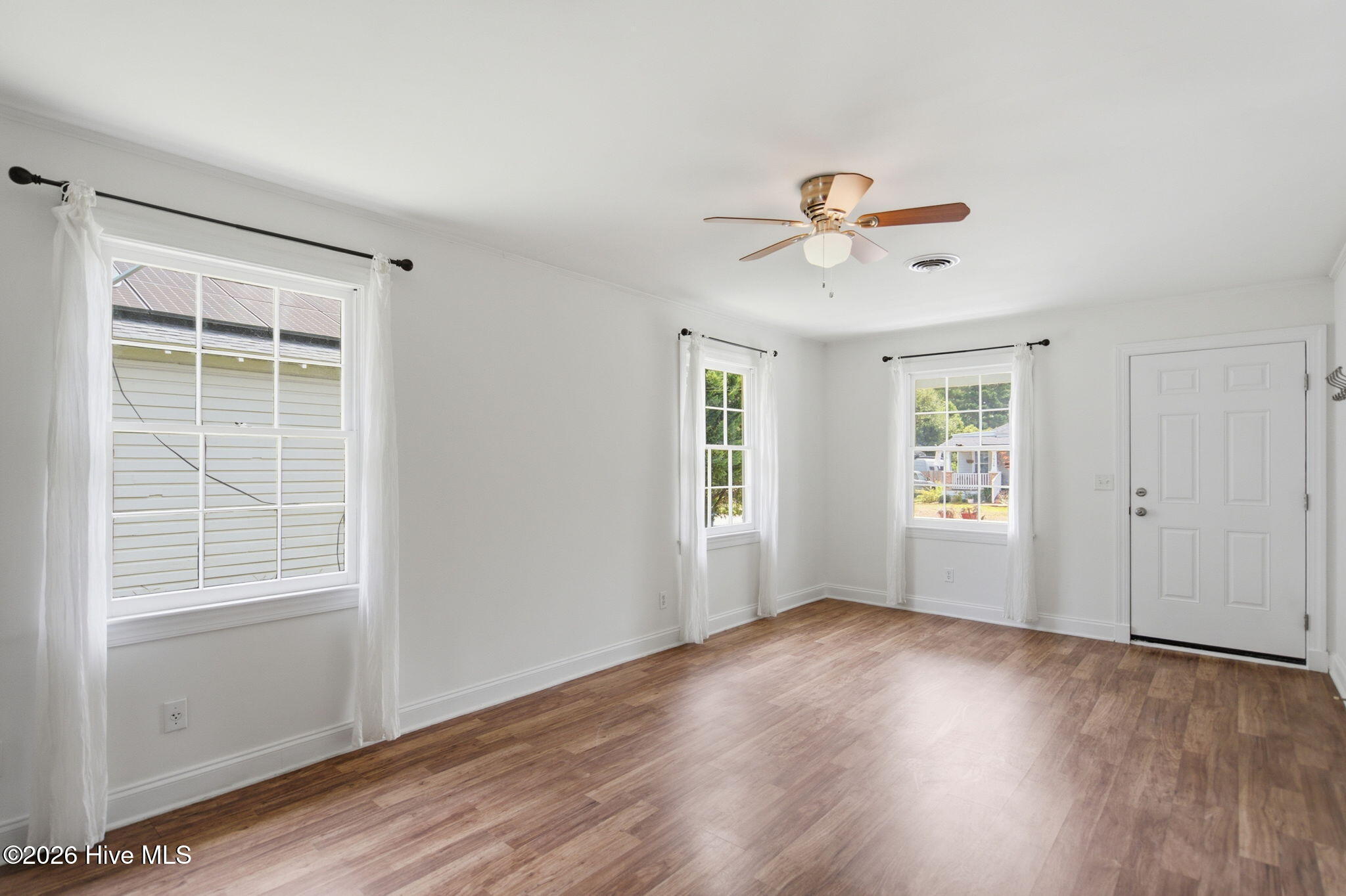 1923 Hudson Drive Property Photo 2
