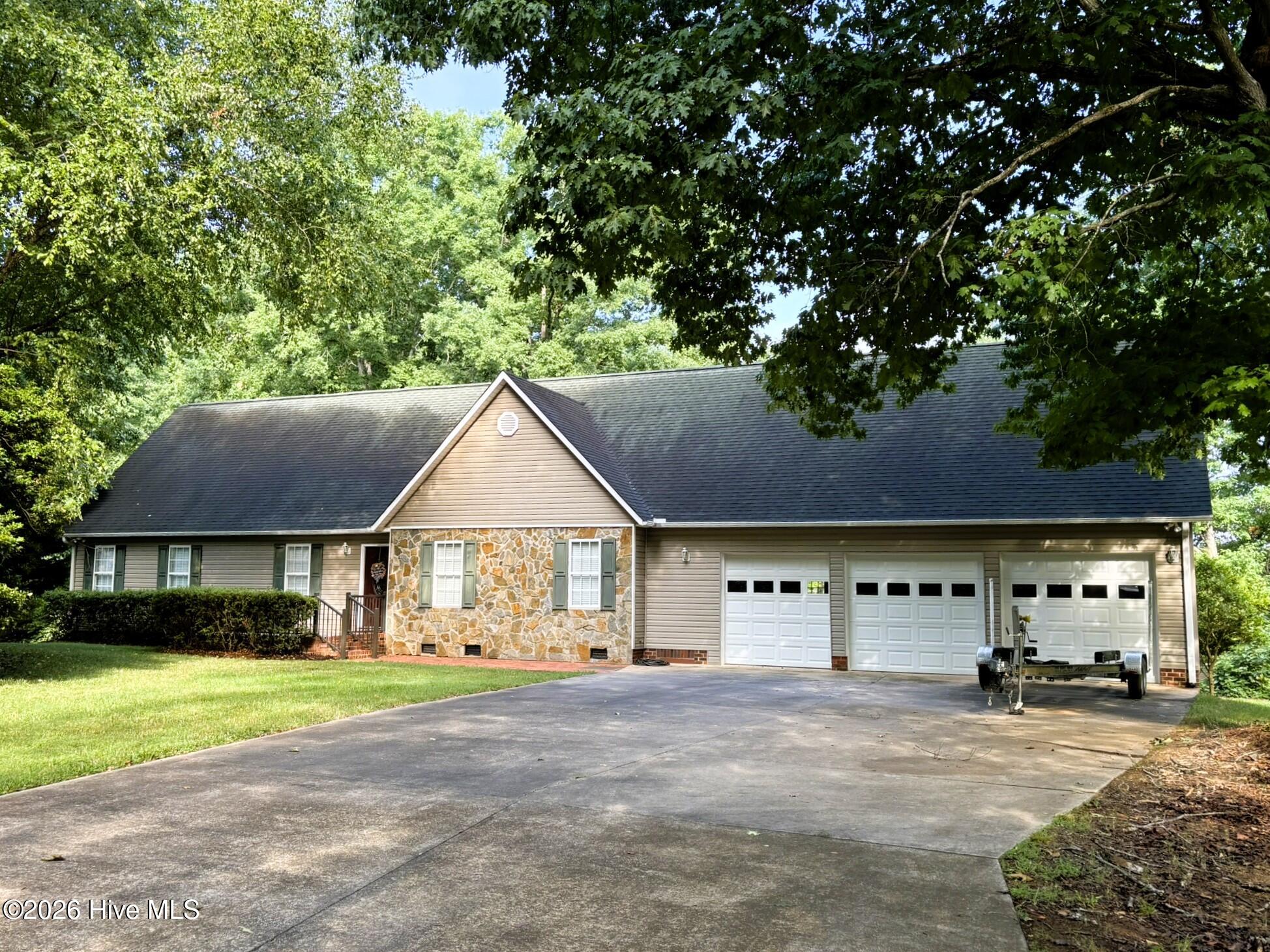 130 Canoe Court Property Photo 1