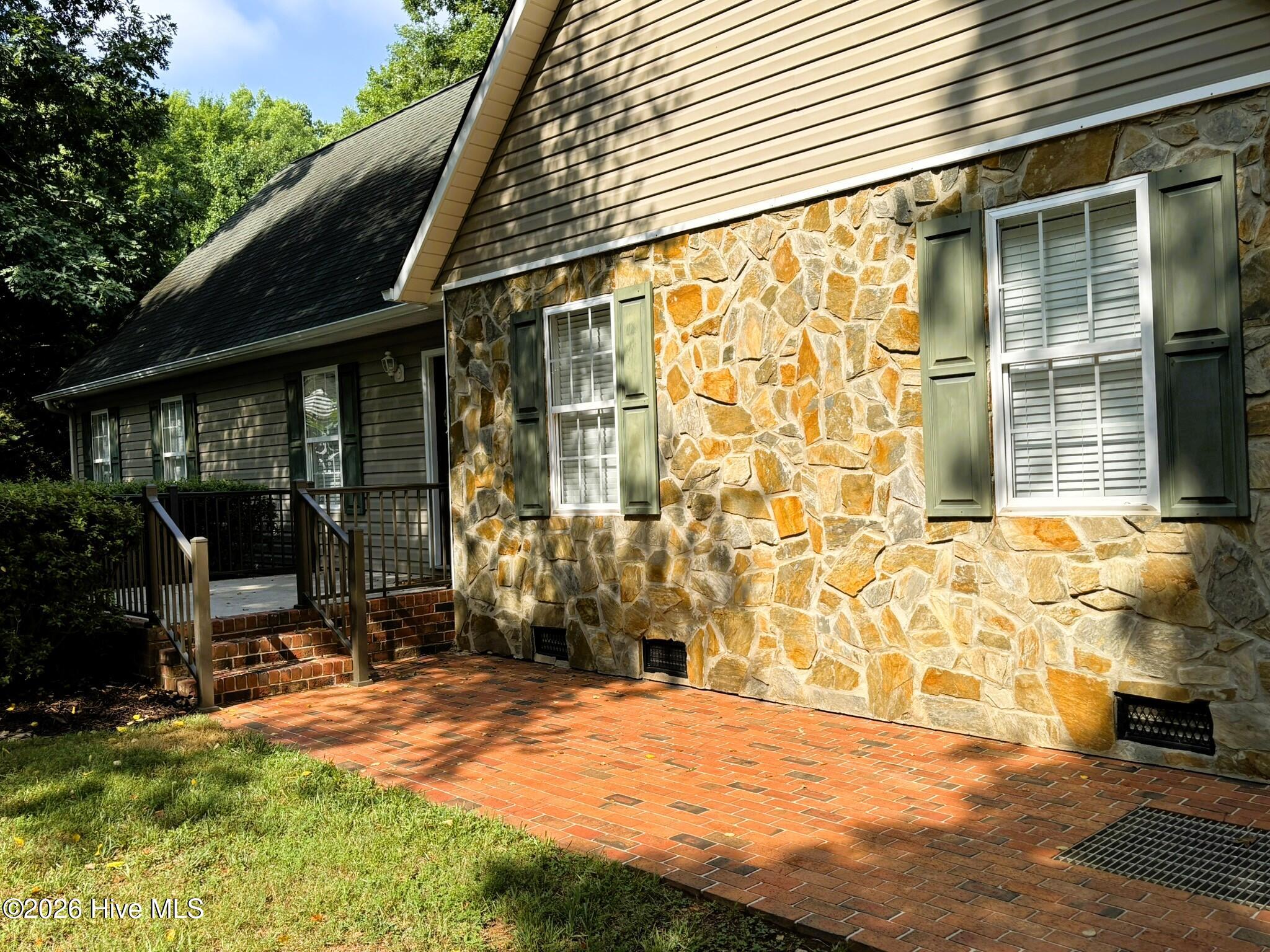 130 Canoe Court Property Photo 5