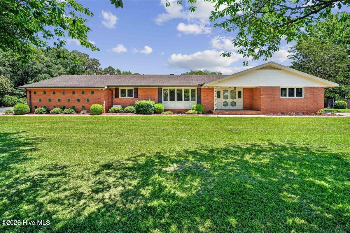 704 E Forest Hill Drive Property Photo 1